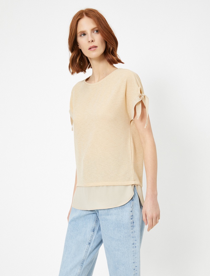  Kol ve Etek Ucu Detaylı Bisiklet Yaka Tişört