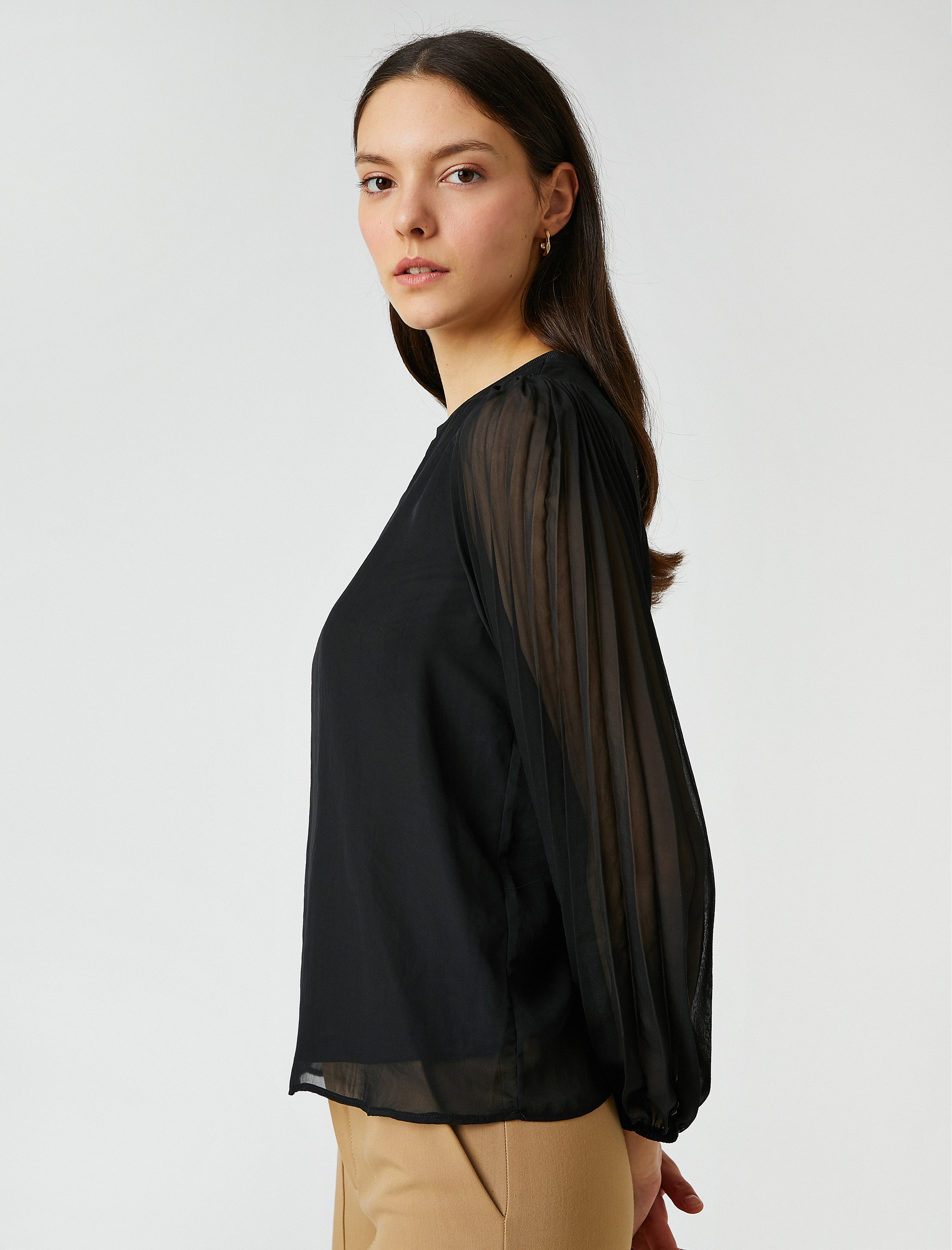   Uzun Kollu Tül Detaylı Bluz