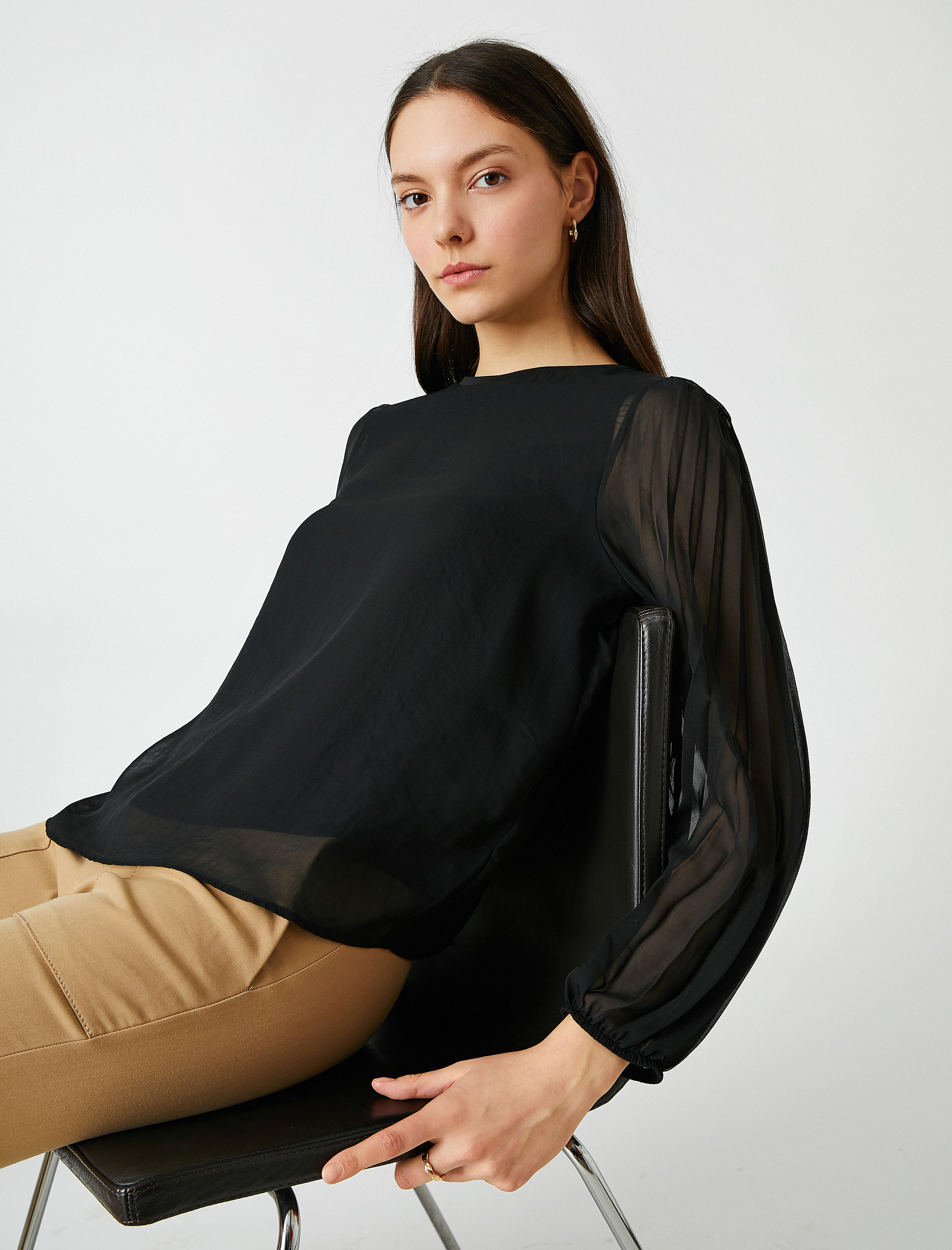   Uzun Kollu Tül Detaylı Bluz