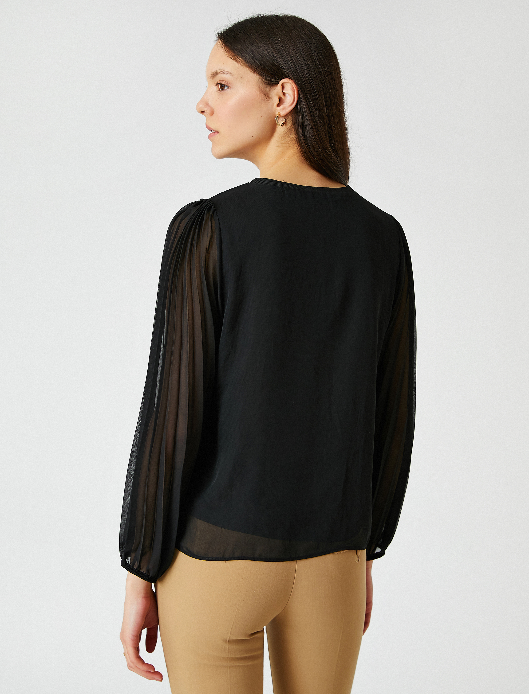   Uzun Kollu Tül Detaylı Bluz