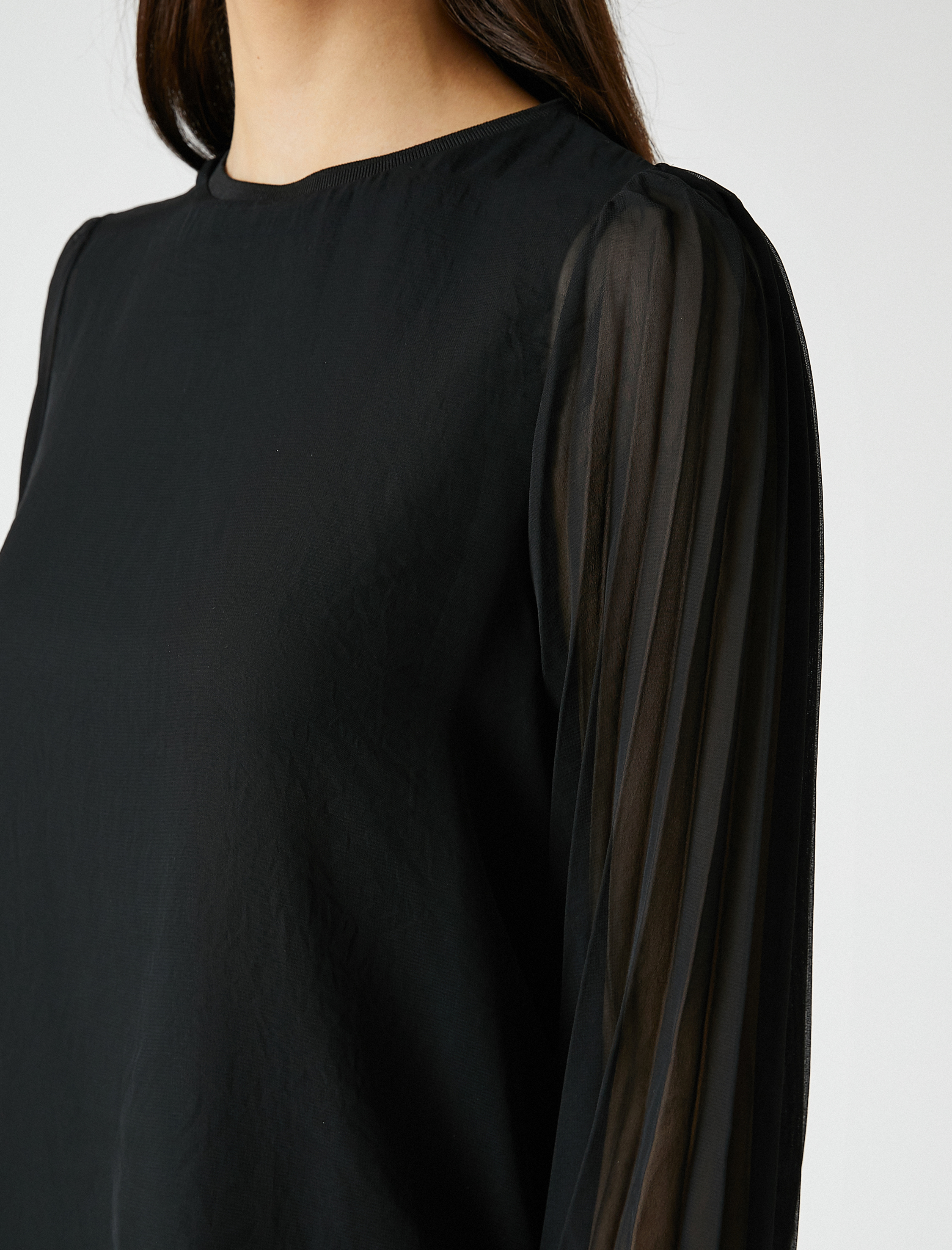   Uzun Kollu Tül Detaylı Bluz