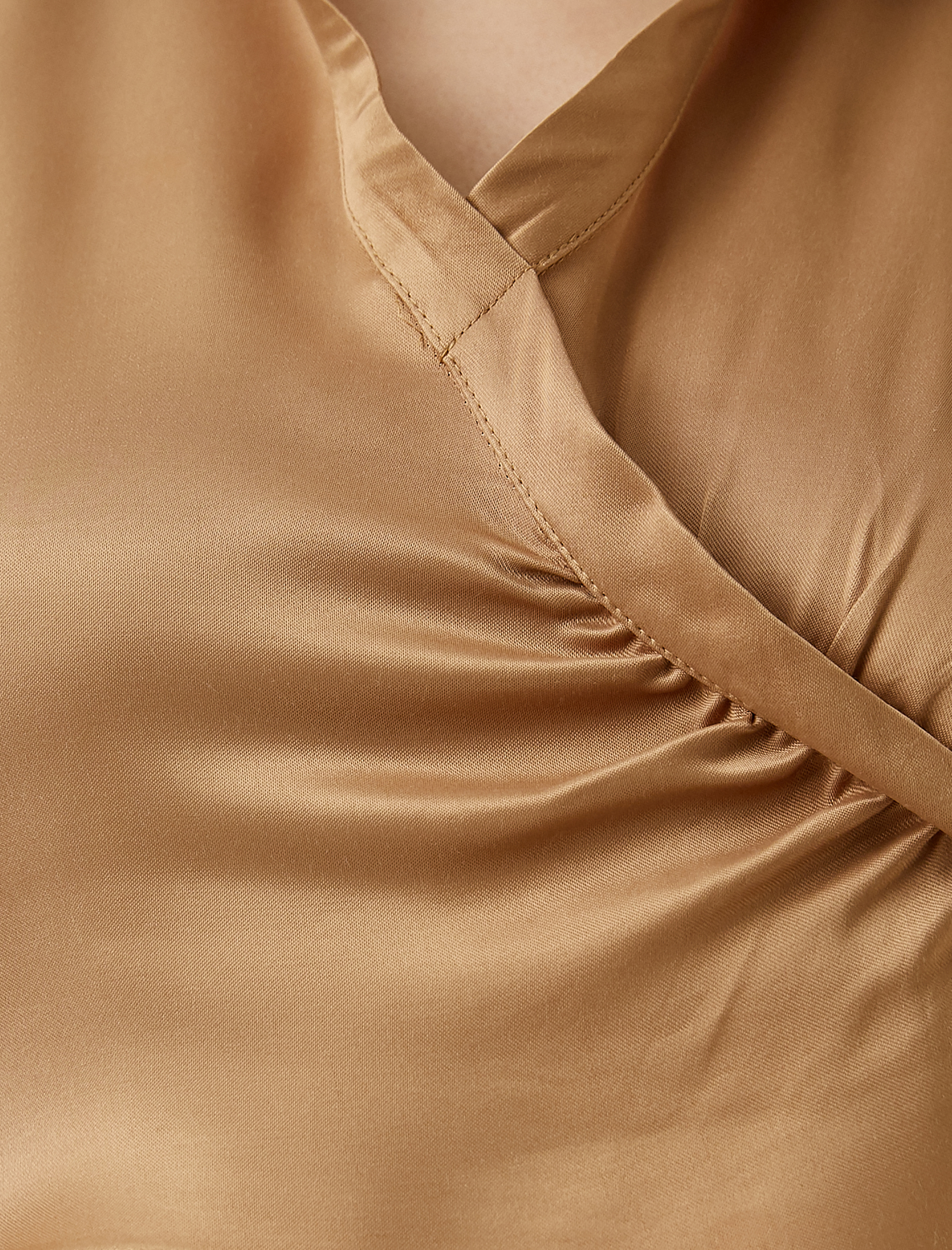   V Yaka Uzun Kollu Crop Bluz