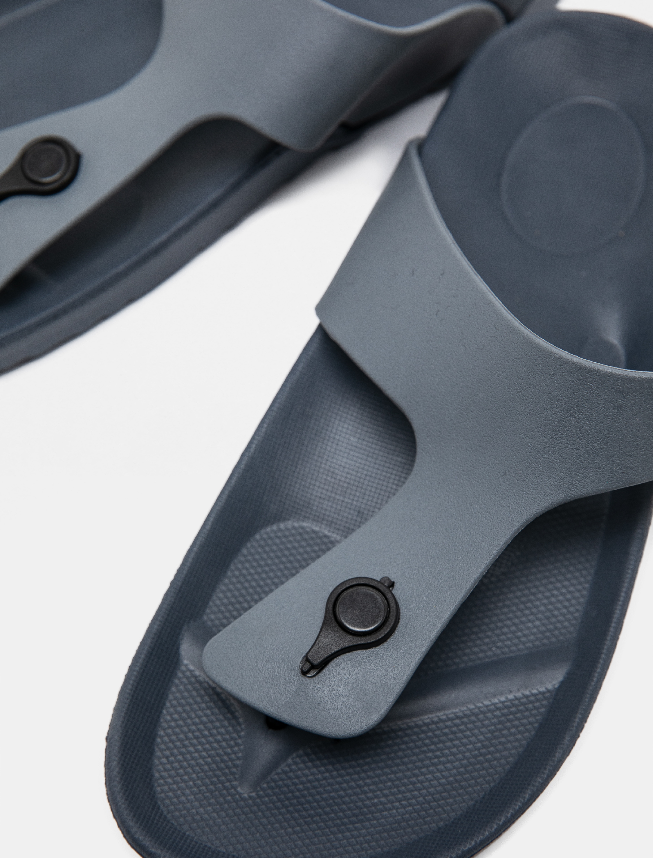  Erkek Tokalı Parmak Arası Terlik