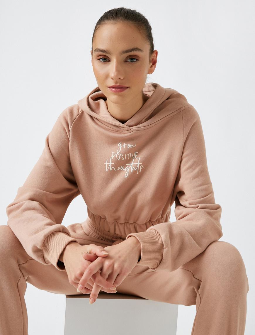   Organik Pamuklu Kapüsonlu Slogan Sweatshirt