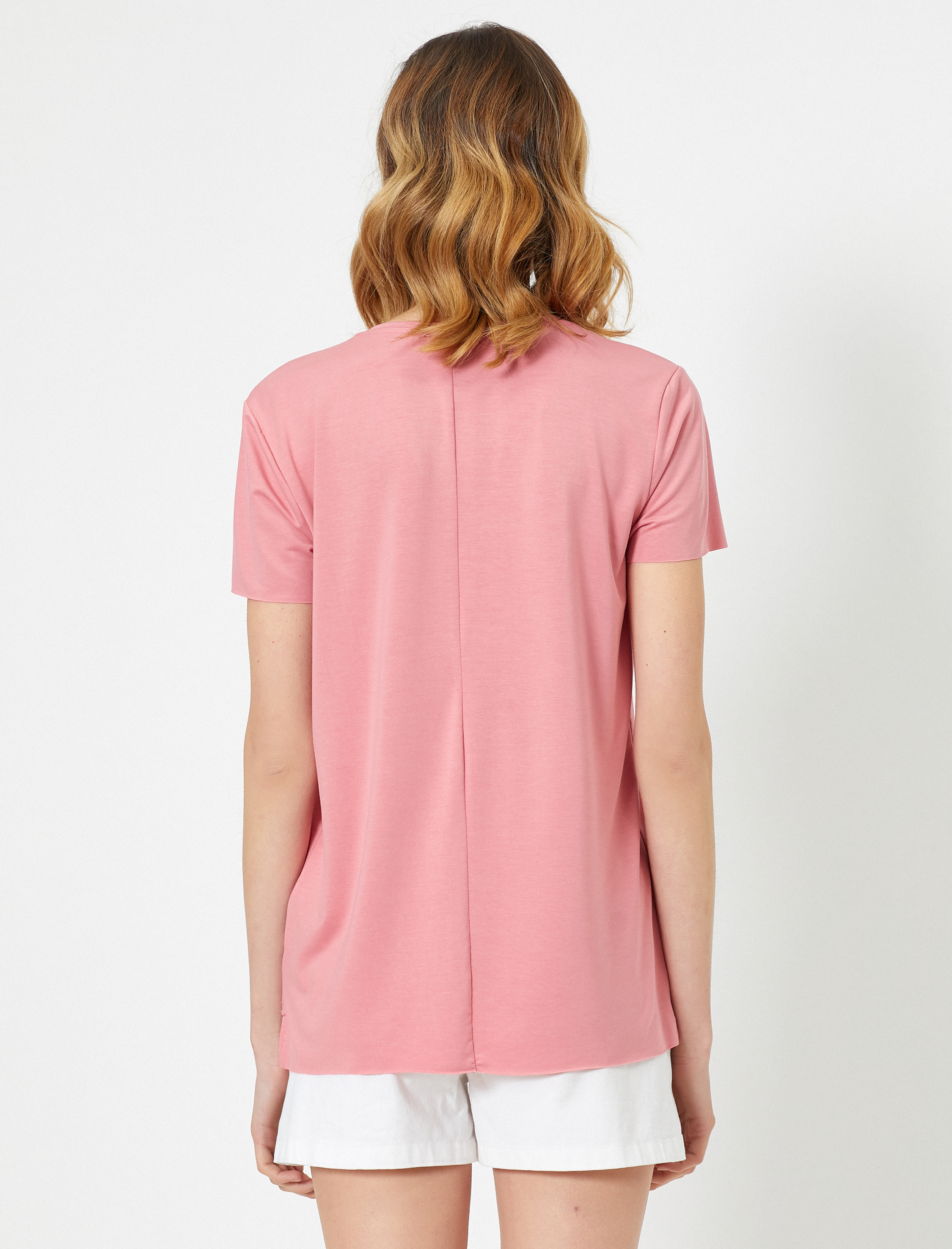   V Yaka Kısa Kollu Tişört