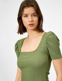 Kare Yaka Dar Kesim Tişört