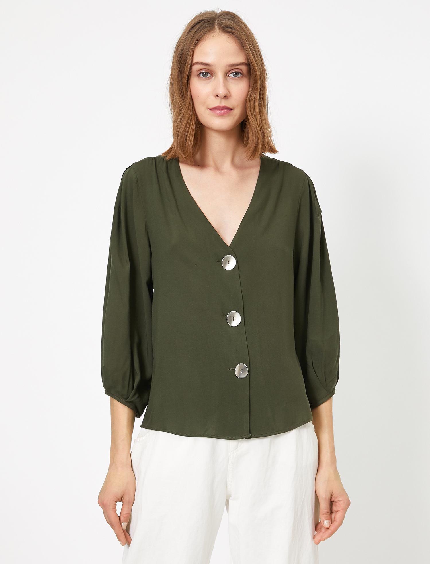   Düğme Detaylı V Yaka Bluz