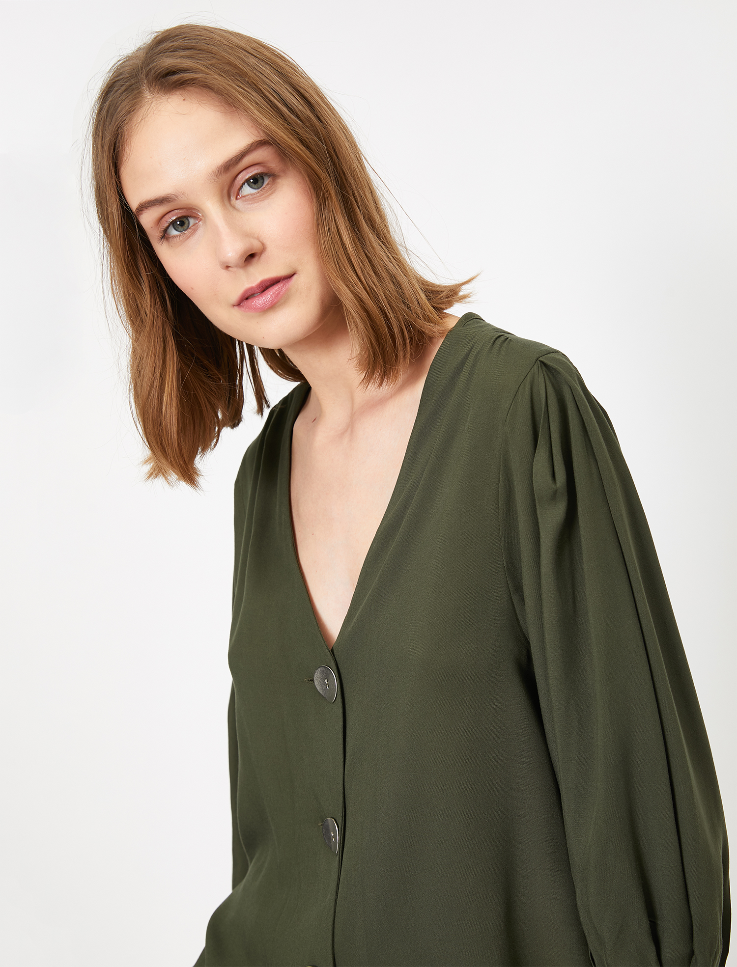   Düğme Detaylı V Yaka Bluz