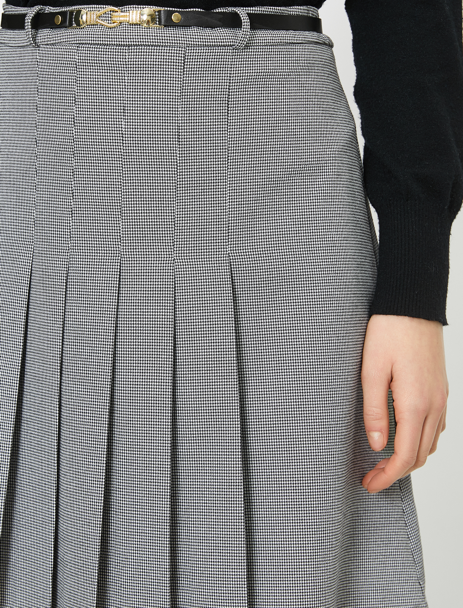   Kemer Detaylı Pileli Etek