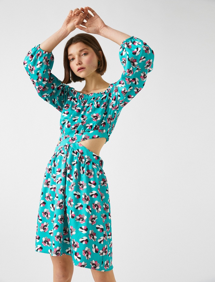  Omzu Açık Mini Elbise