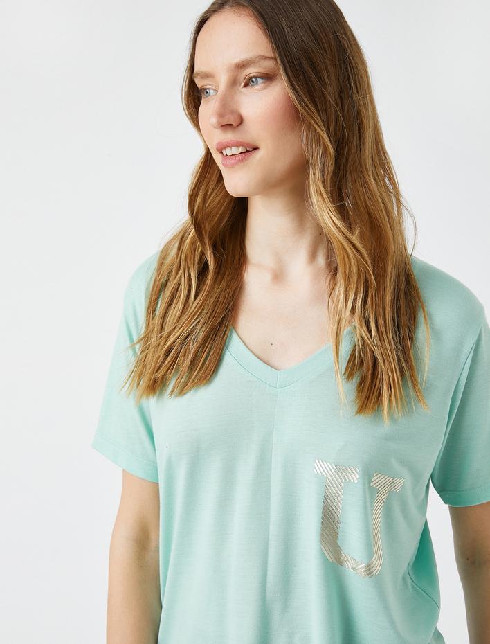  Harf Baskılı Tişört V Yaka Kısa Kollu