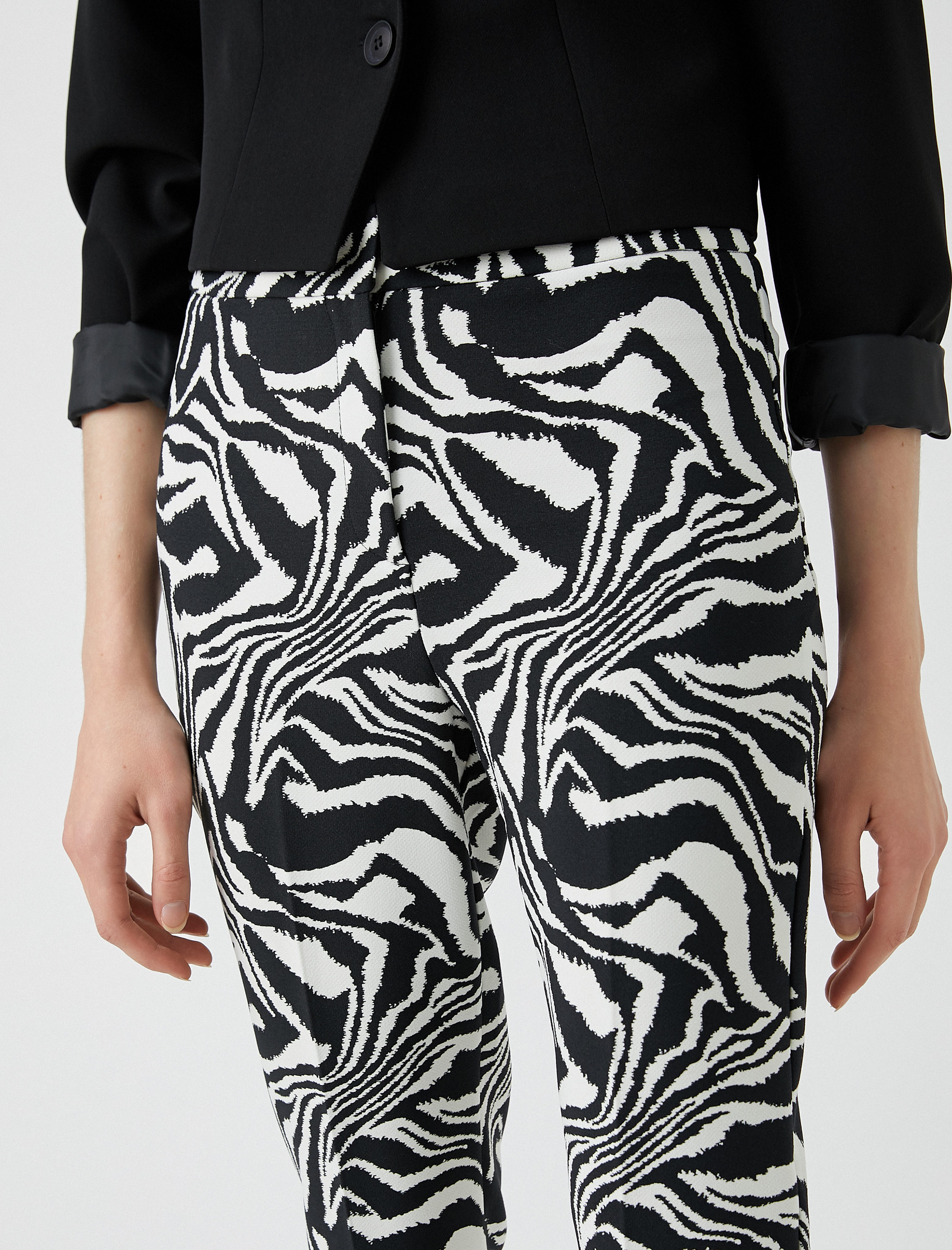   Zebra Desenli Pantolon Dar Kesim