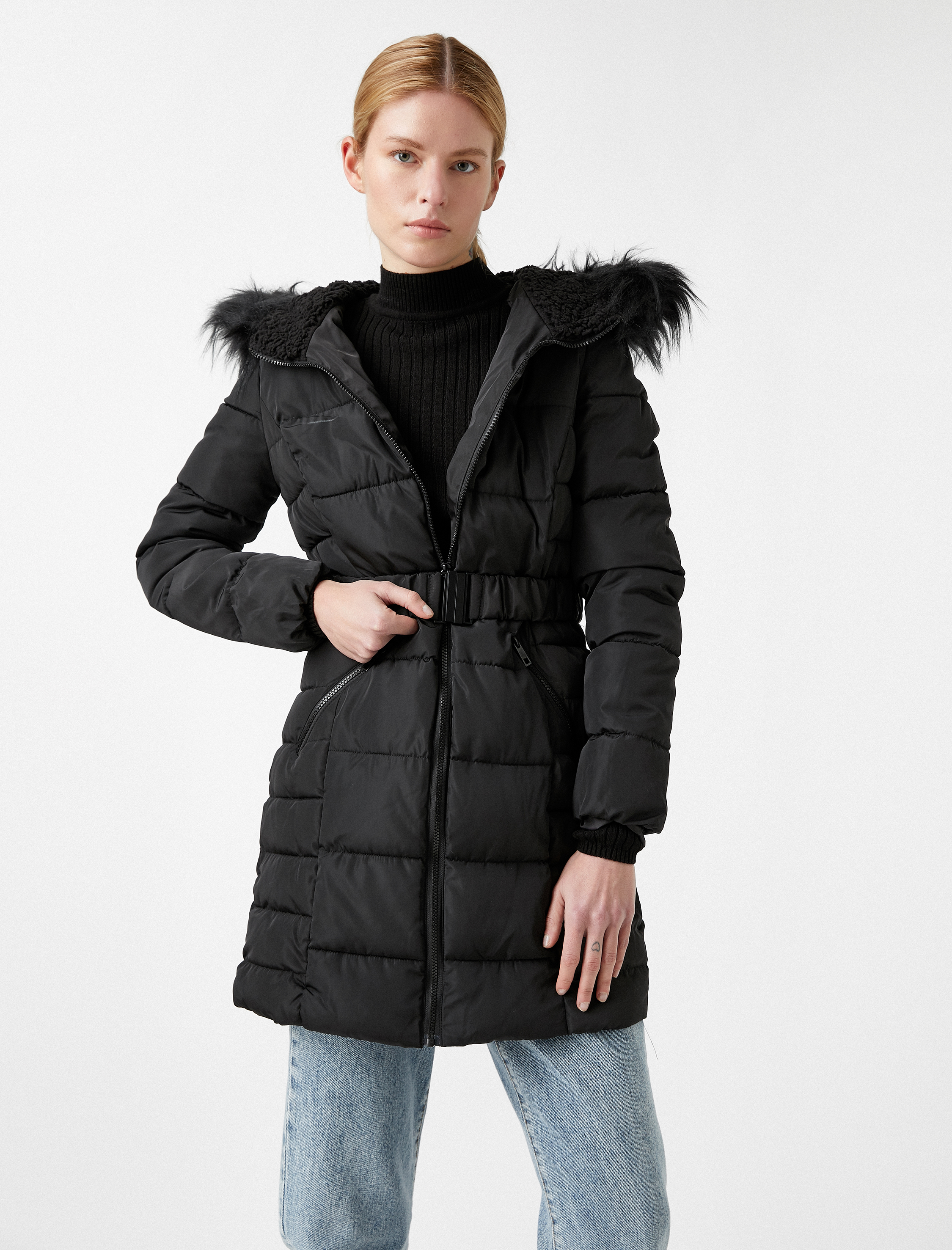   Kapüşonlu Suni Kürk Detaylı Kapitoneli Şişme Mont