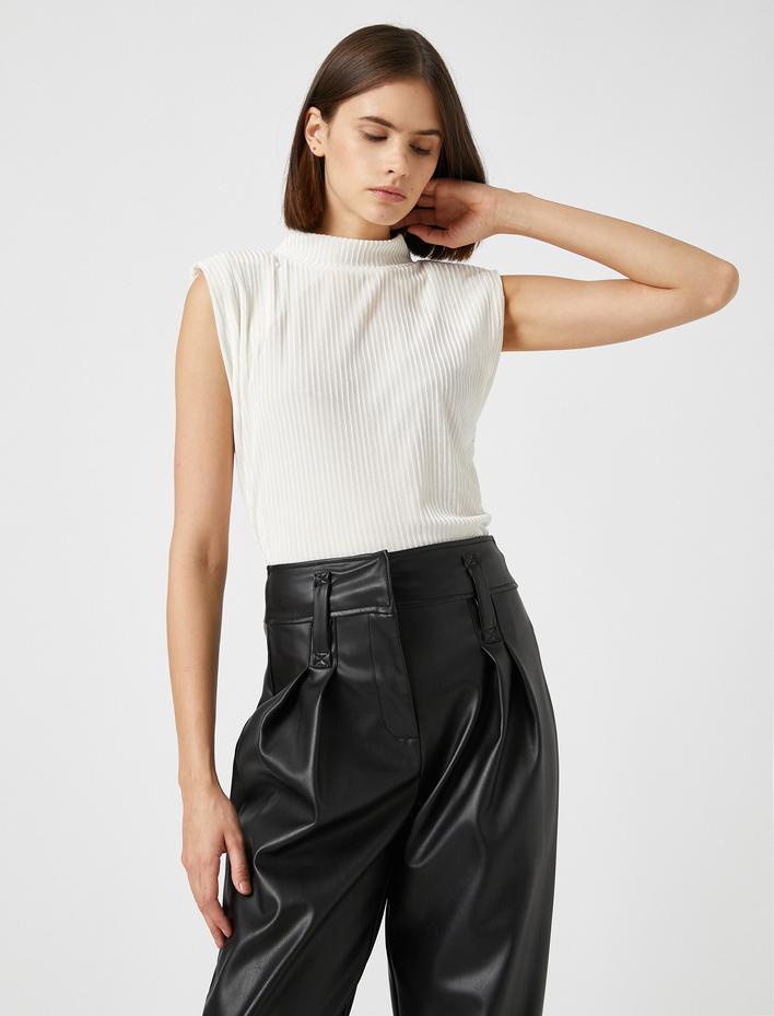  Vatkalı Dik Yaka Kadife Tişört