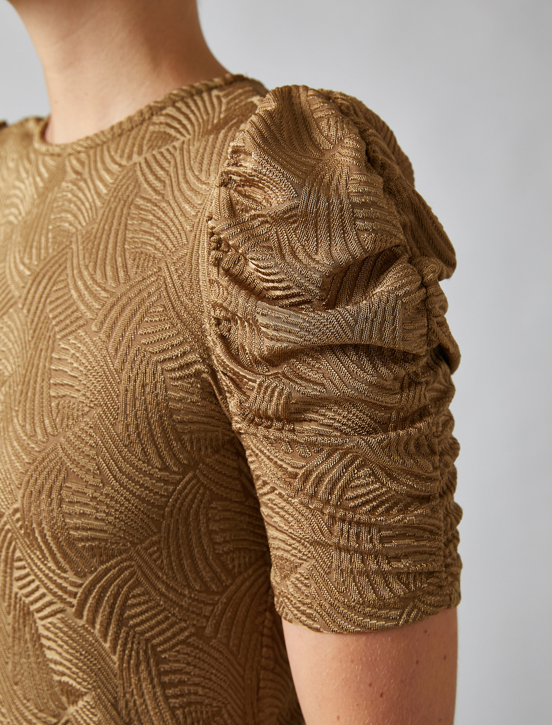   Bisiklet Yaka Kısa Kollu Omuz Detaylı Bluz