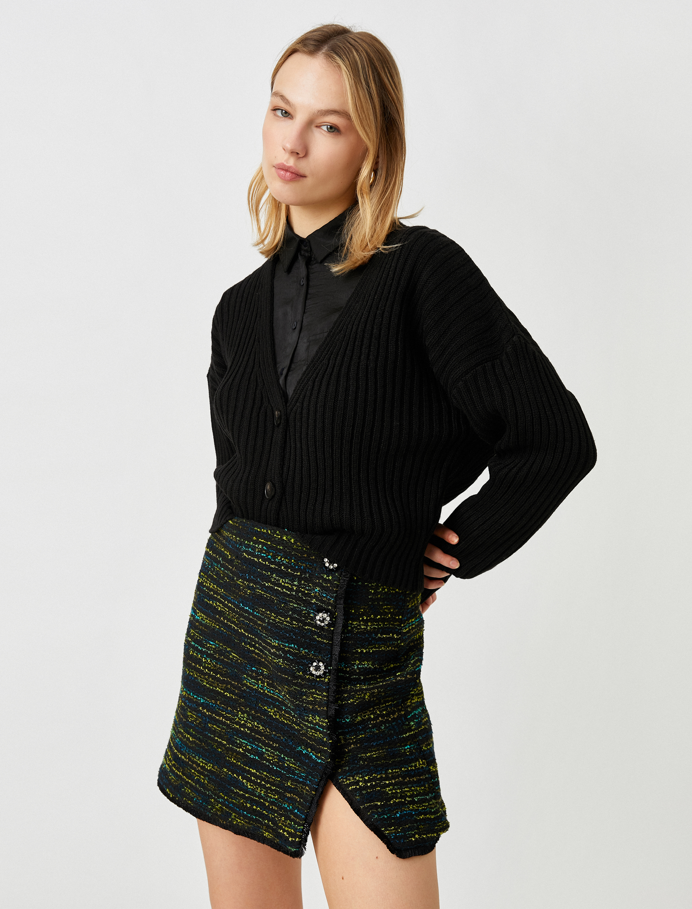   Düğmeli Yırtmaçlı Mini Tüvit Etek