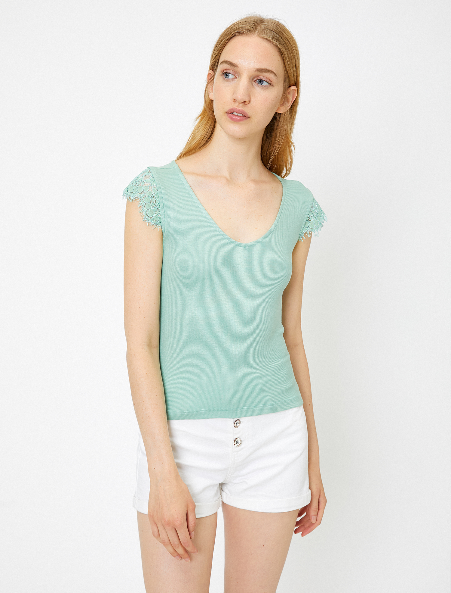   Dantel Detaylı Tişört