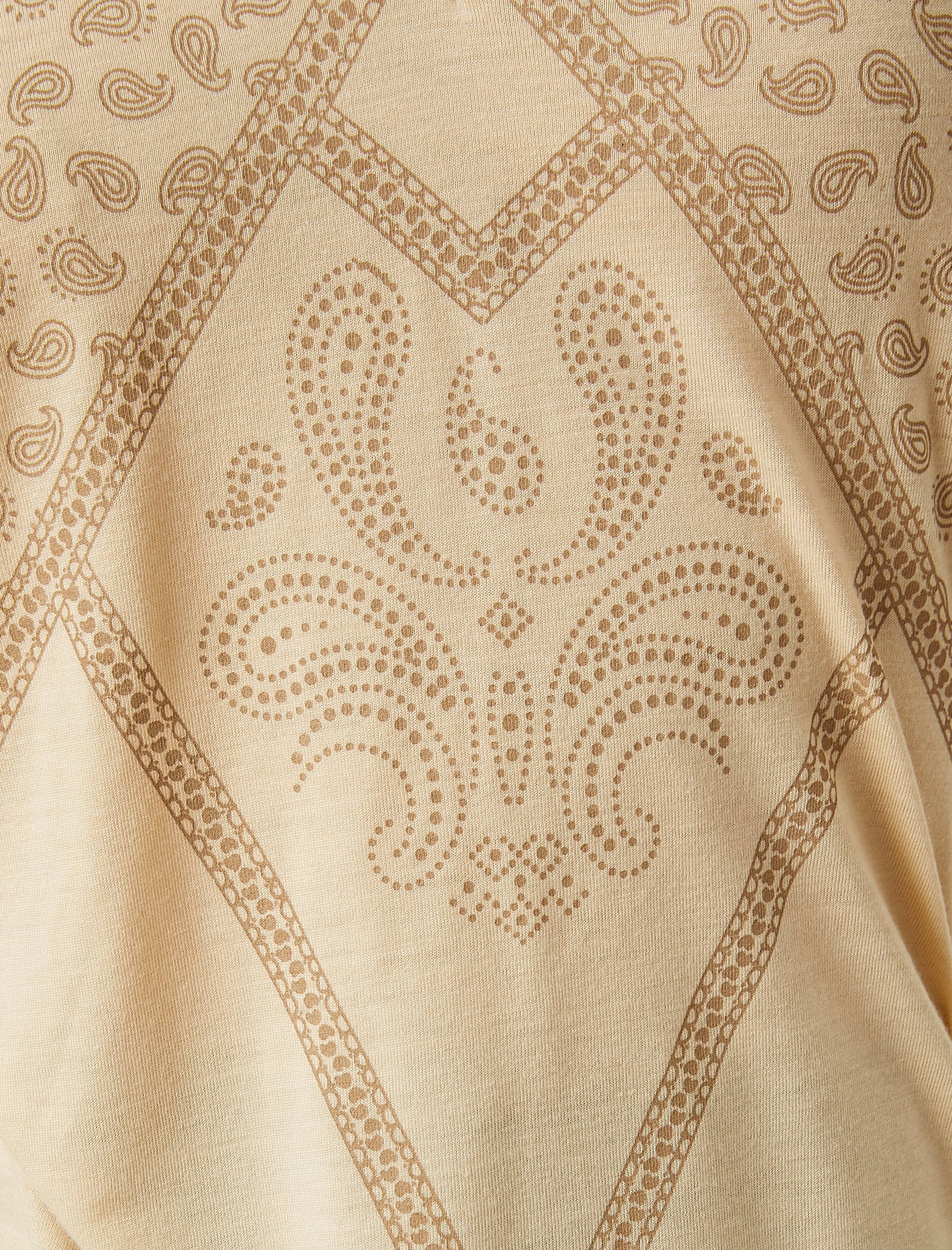   Desenli Tişört V Yaka Kısa Kollu