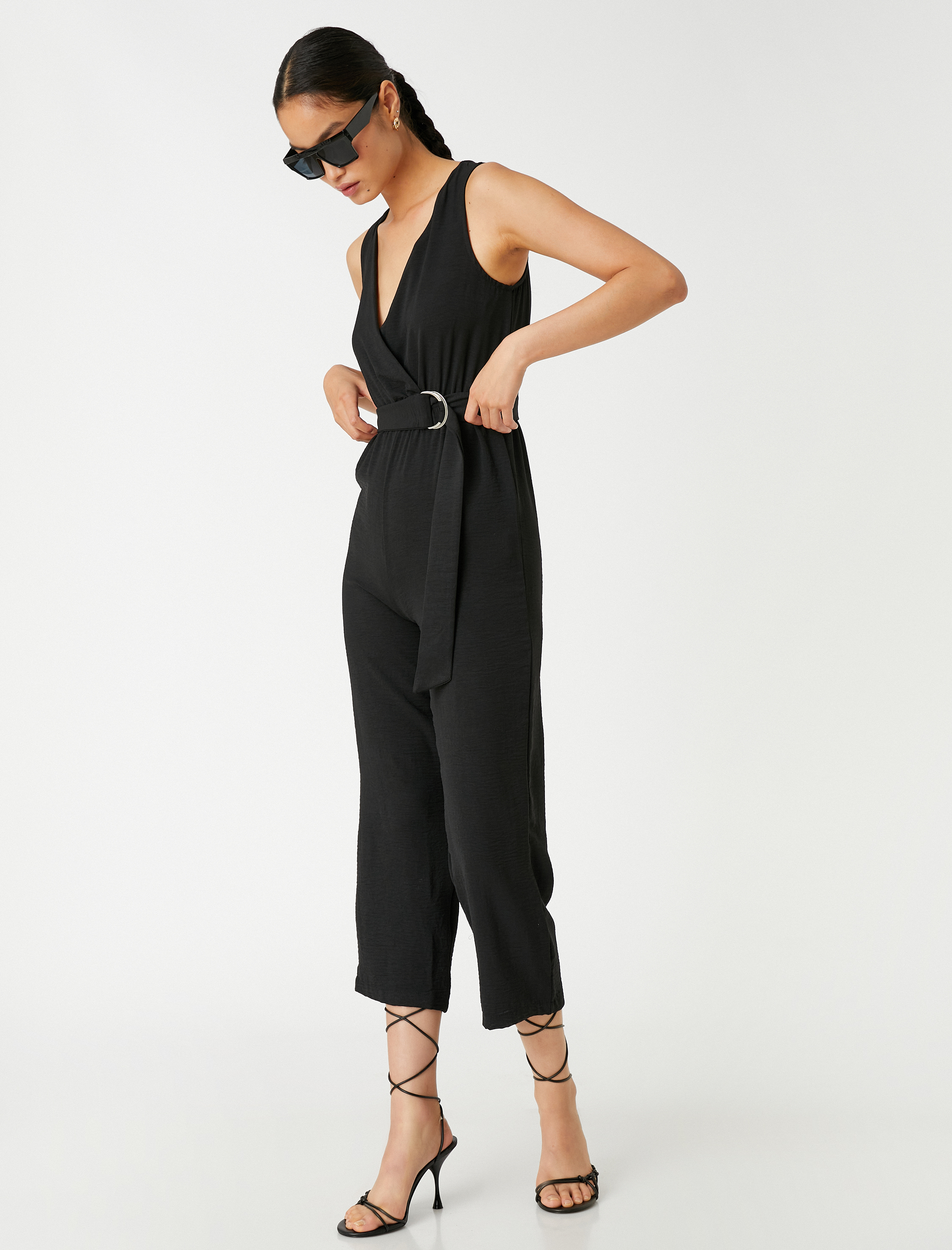   Kolsuz Tulum Kemer Detaylı Saten Görünümlü