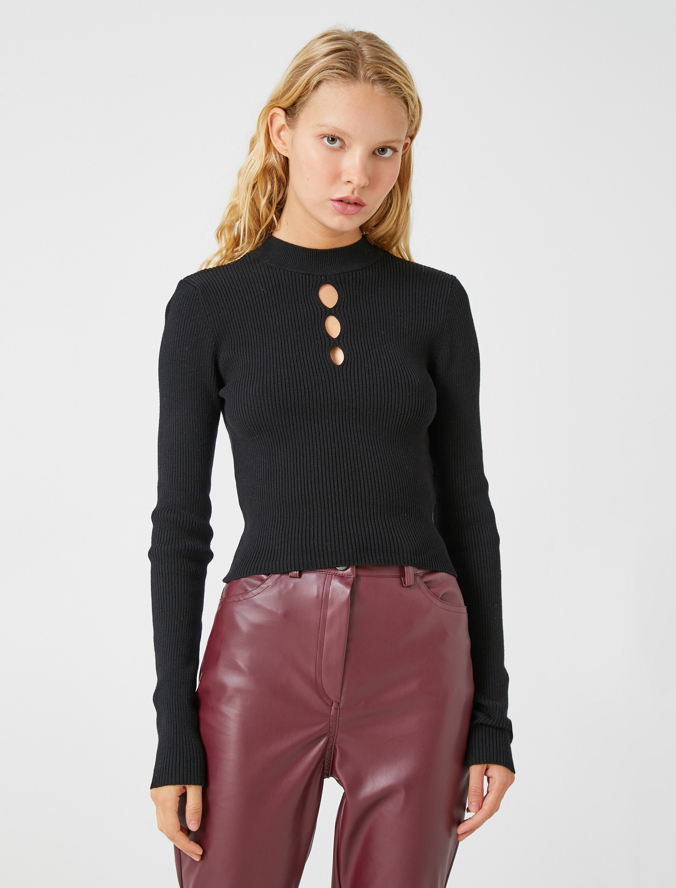   Triko Kazak Pencere Detaylı Uzun Kollu Yuvarlak Yaka