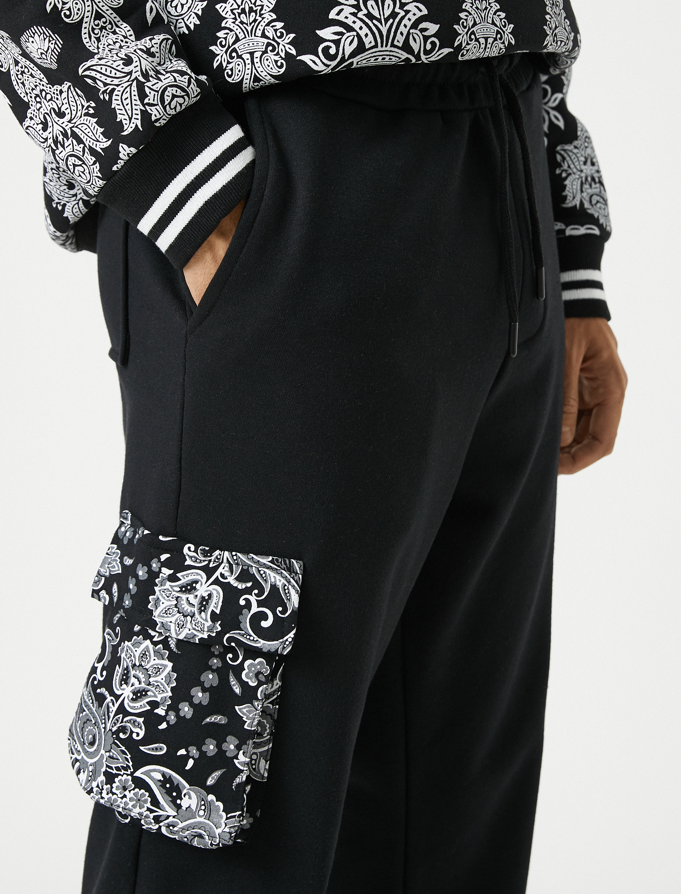   Jogger Eşofman Altı Çiçek Desenli Kargo Cepli Beli Bağcıklı