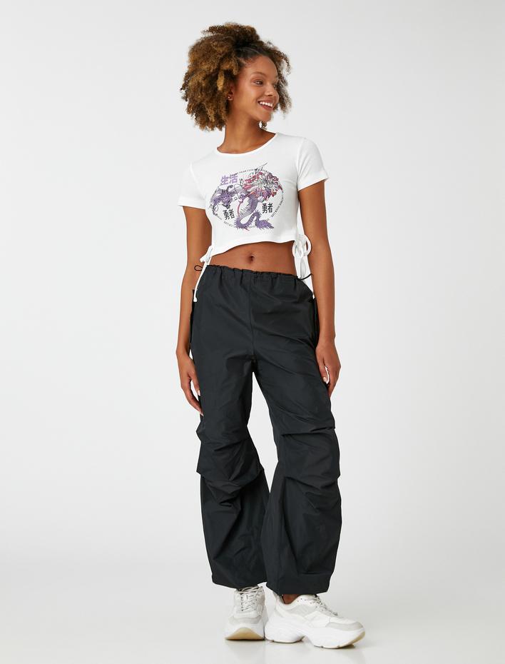  Crop Tişört Uzak Doğu Baskılı Kısa Kollu Bağlama Detaylı