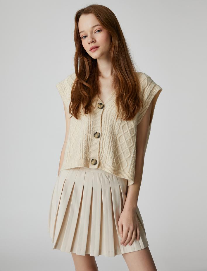  Crop Hırka V Yaka Kolsuz Düğmeli Saç Örgüsü Desenli