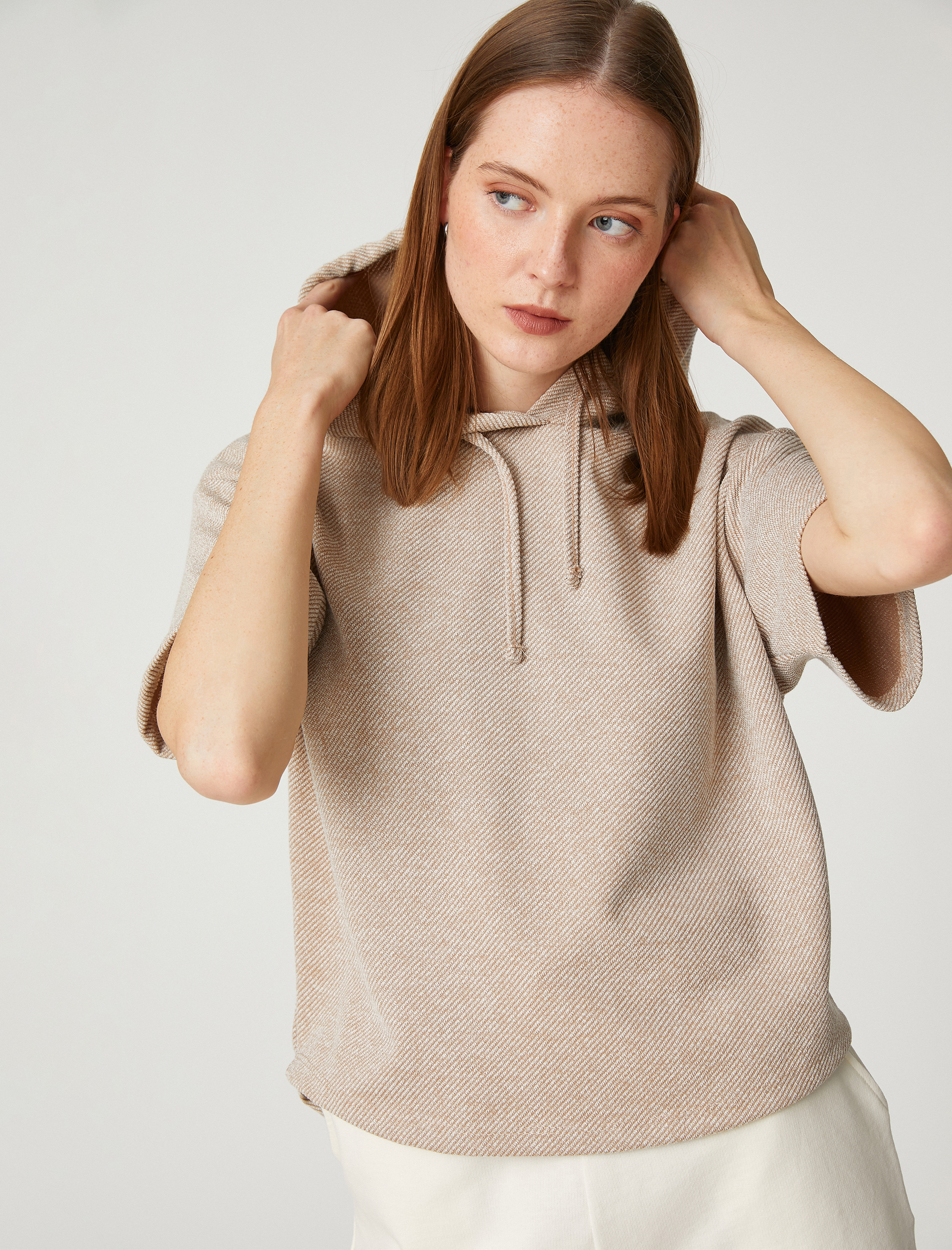   Kısa Kollu Sweatshirt Kapüşonlu