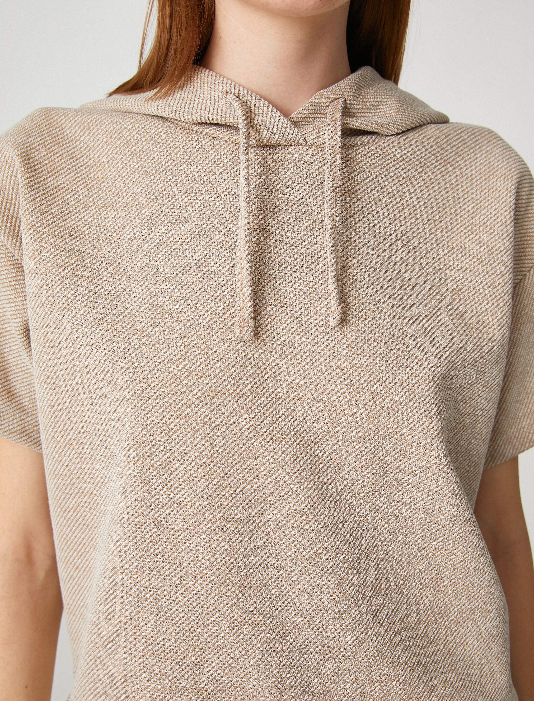   Kısa Kollu Sweatshirt Kapüşonlu