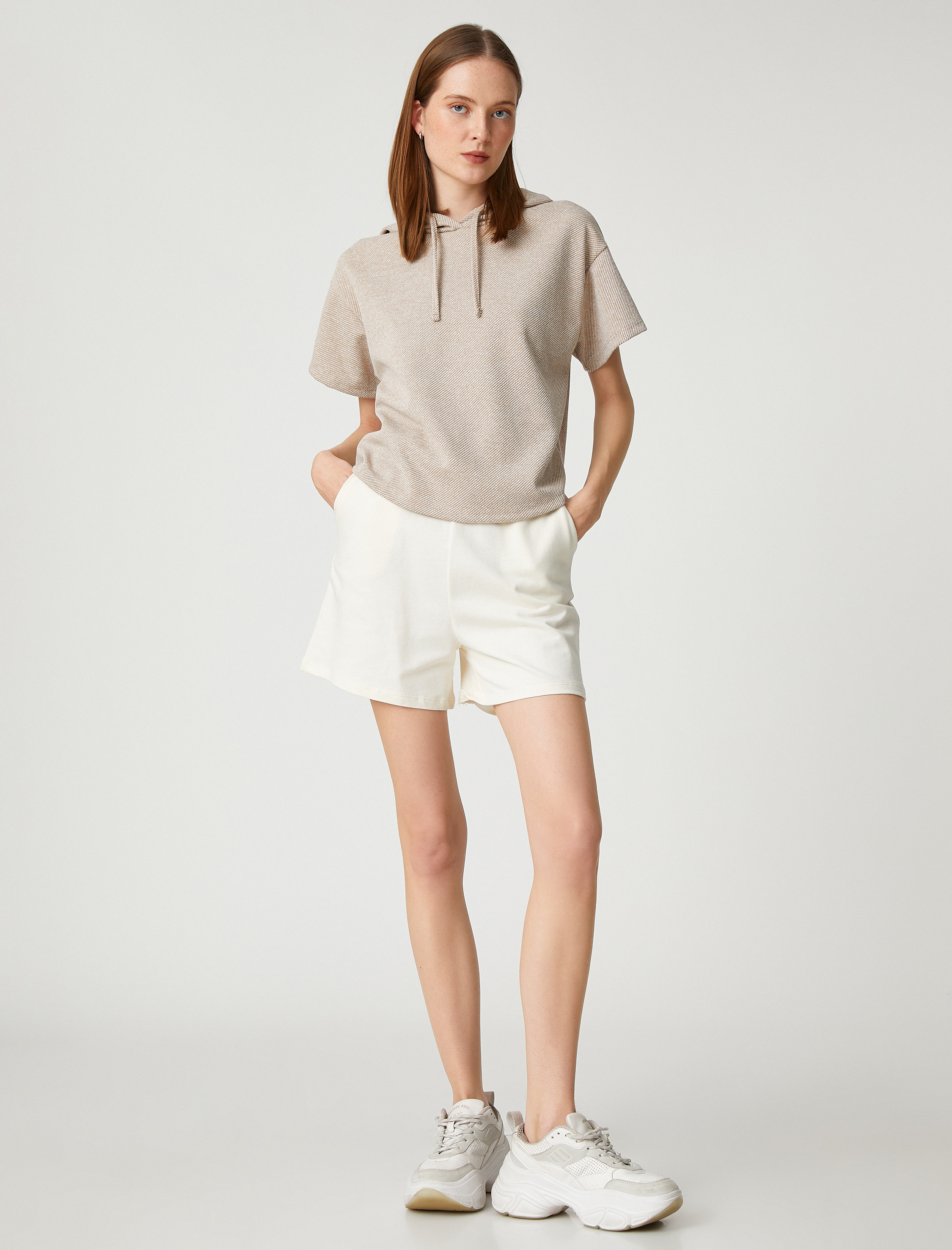   Kısa Kollu Sweatshirt Kapüşonlu