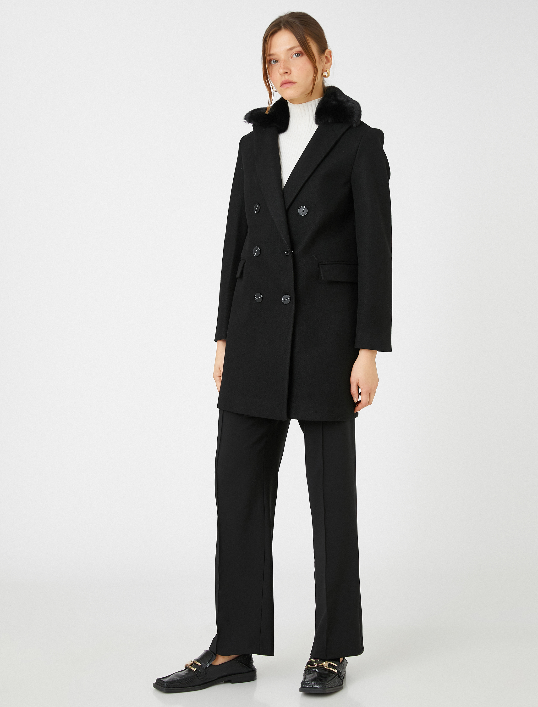   Kruvaze Kaşe Kaban Peluş Detaylı