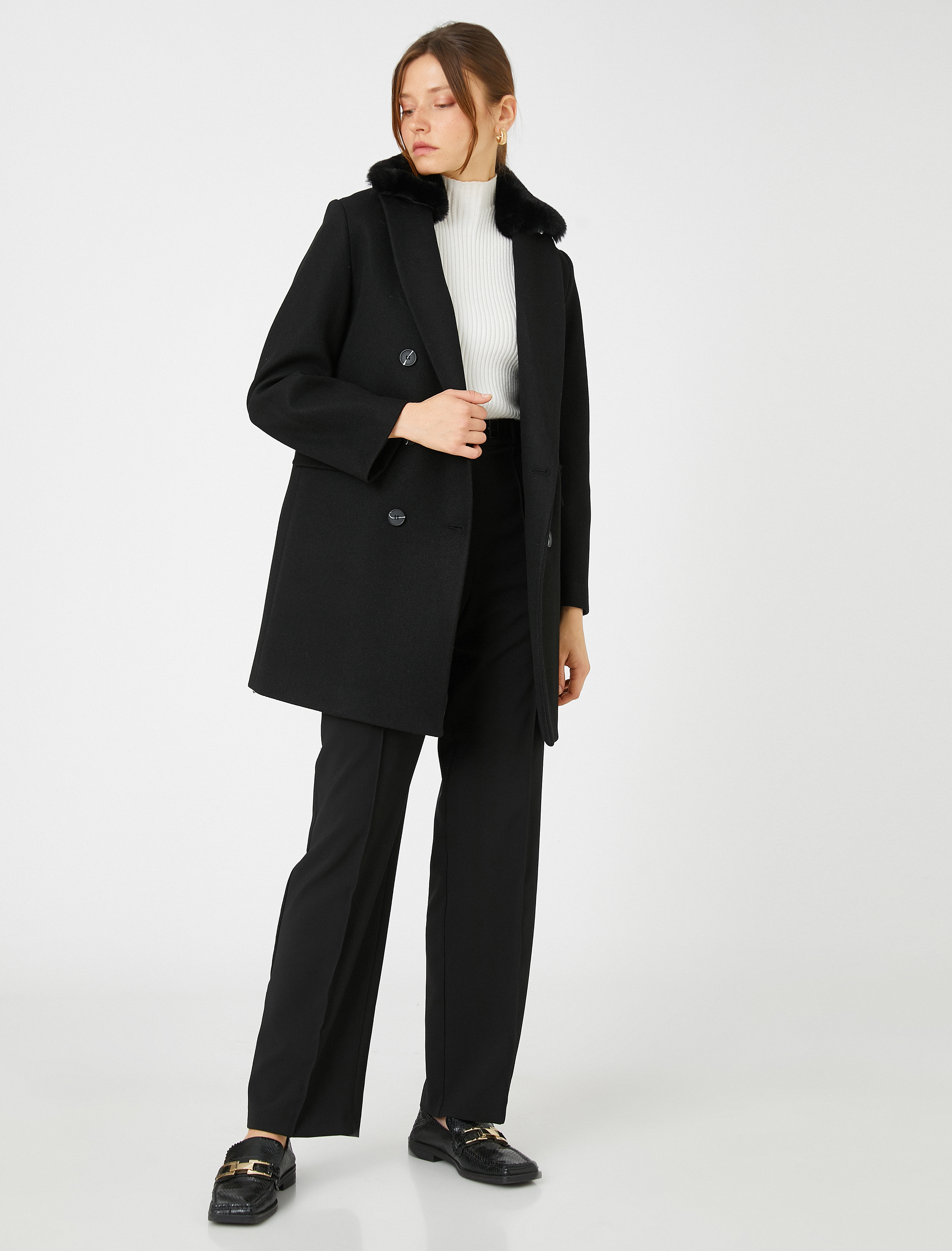   Kruvaze Kaşe Kaban Peluş Detaylı