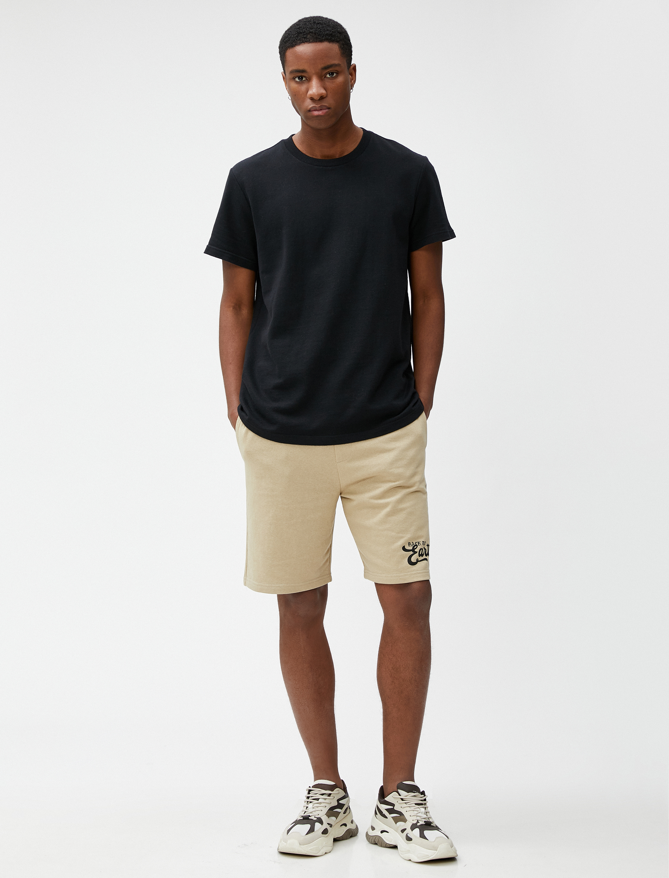   Slogan Baskılı Şort Beli Bağcıklı Dar Kesim Cep Detaylı