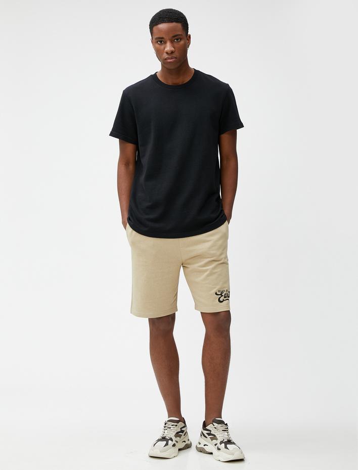  Slogan Baskılı Şort Beli Bağcıklı Dar Kesim Cep Detaylı