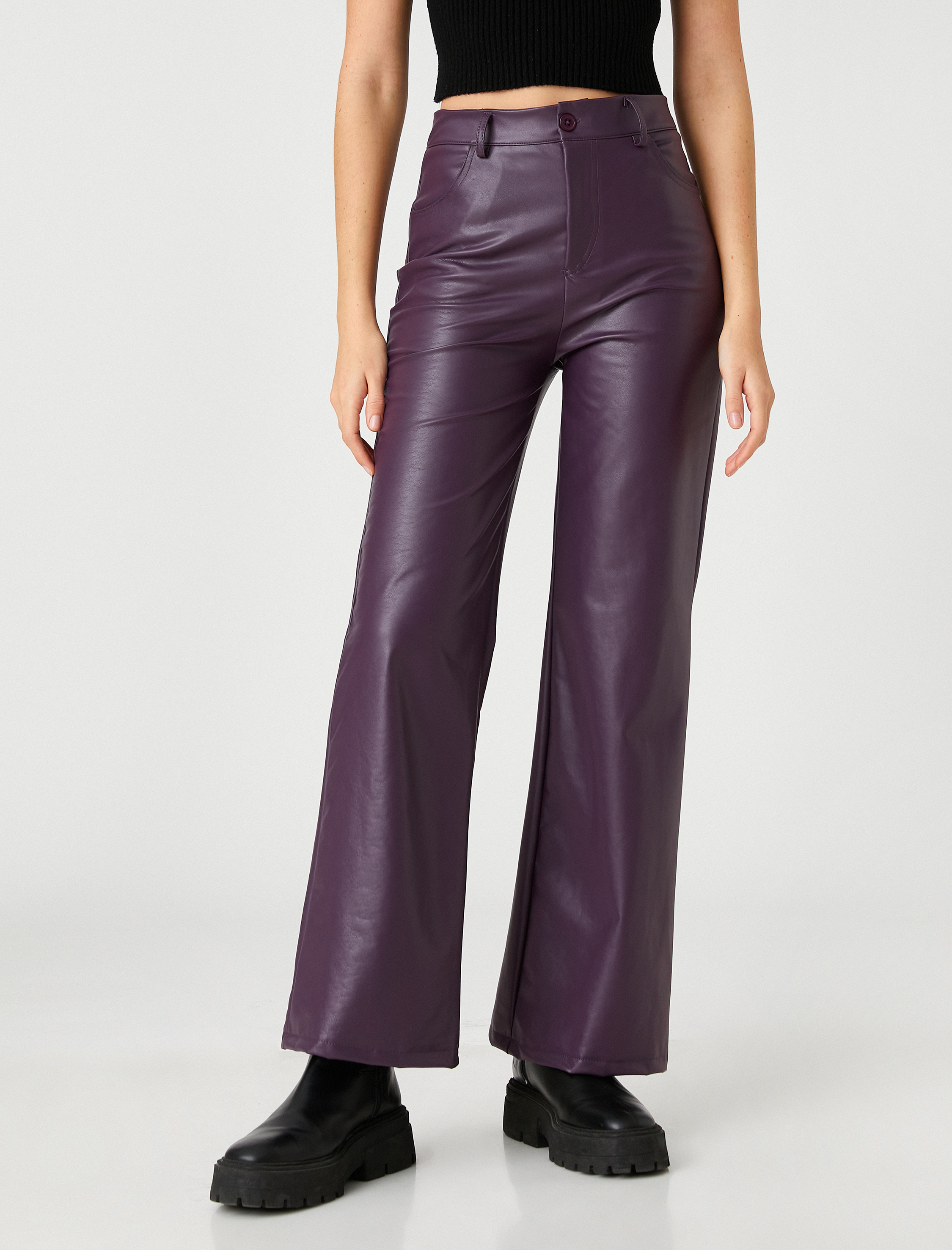 Deri Görünümlü Pantolon Yüksek Bel Geniş Paça Düğmeli Cep Detaylı