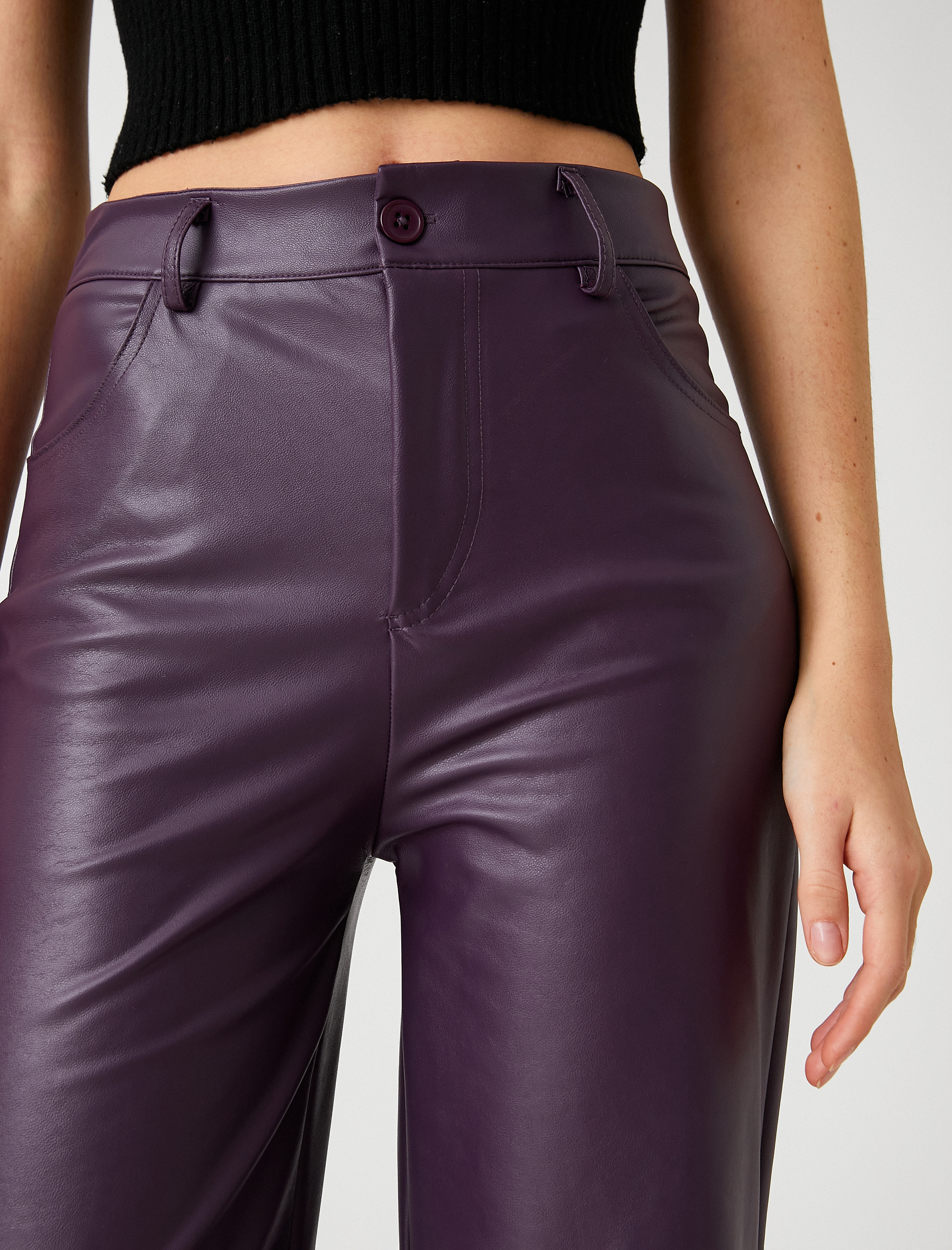 Deri Görünümlü Pantolon Yüksek Bel Geniş Paça Düğmeli Cep Detaylı