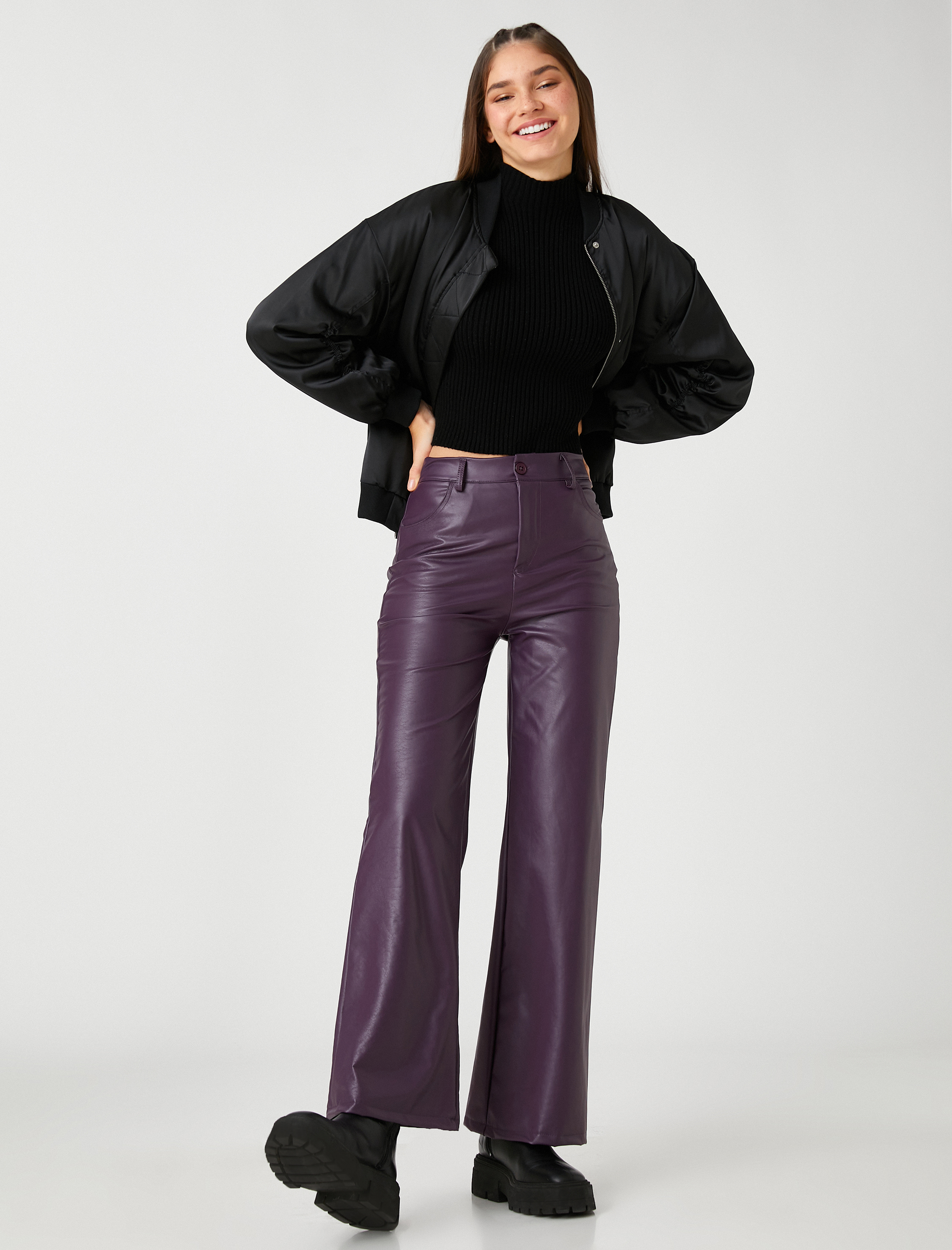 Deri Görünümlü Pantolon Yüksek Bel Geniş Paça Düğmeli Cep Detaylı