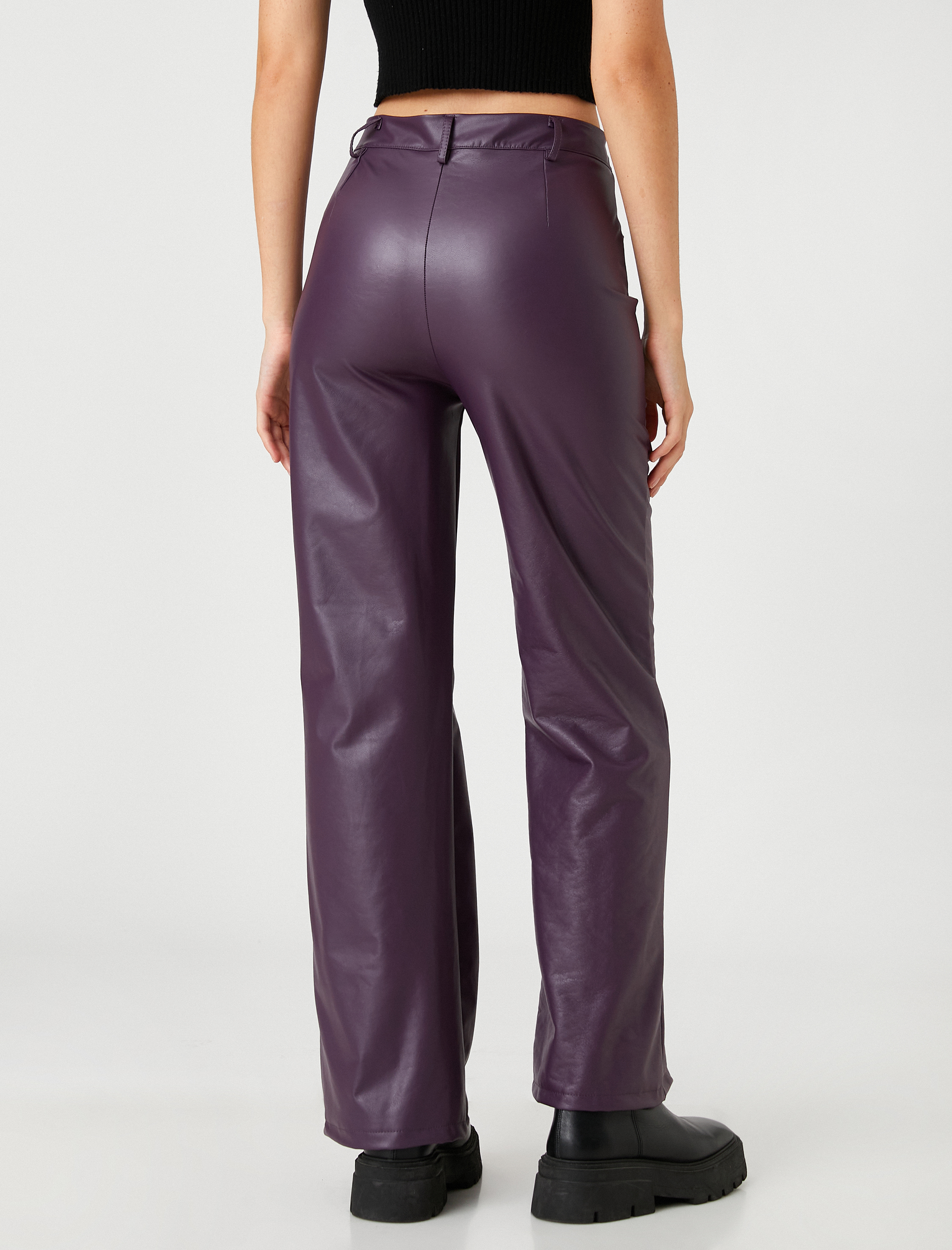 Deri Görünümlü Pantolon Yüksek Bel Geniş Paça Düğmeli Cep Detaylı