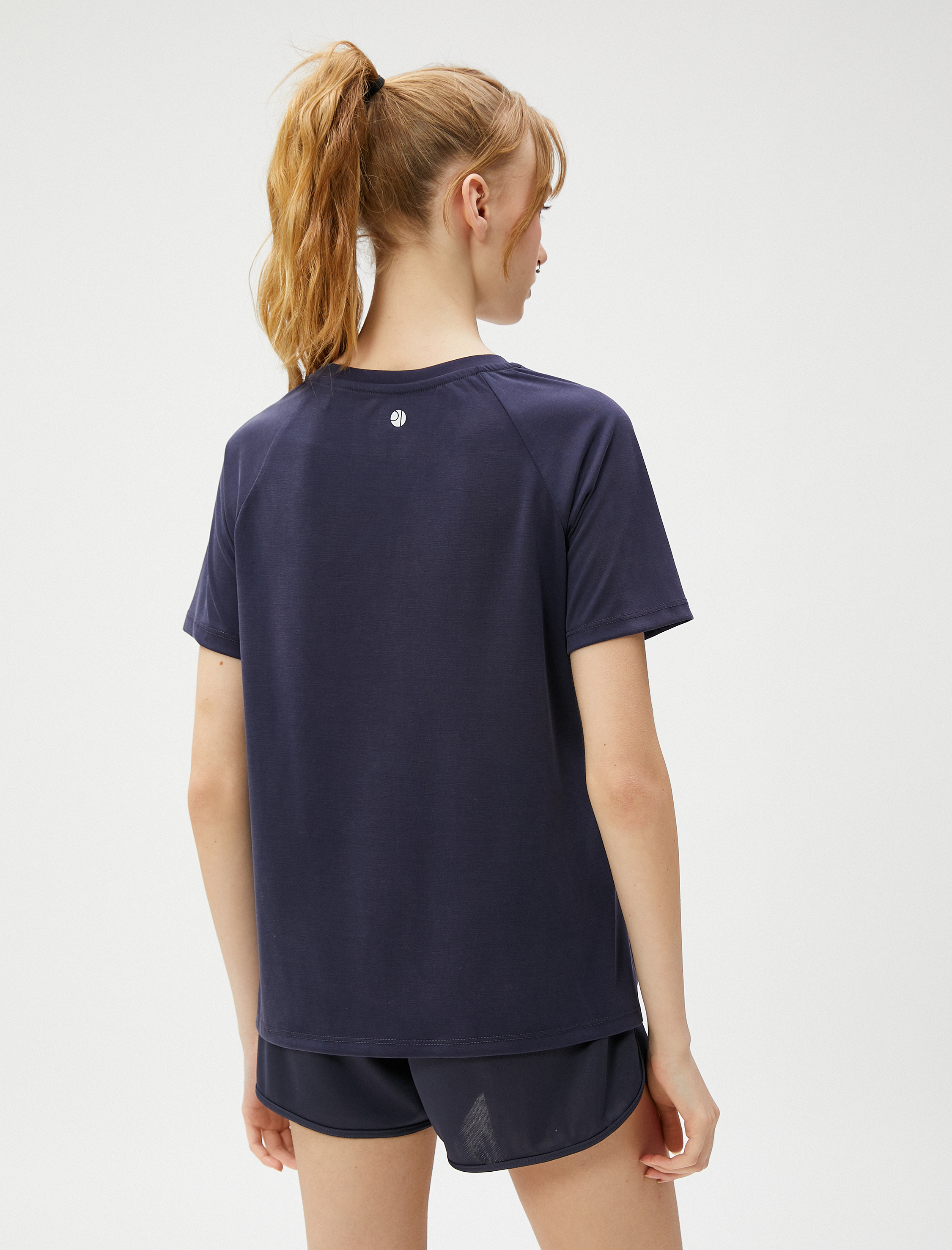   Modal Karışımlı Spor Tişört Yırtmaç Detaylı