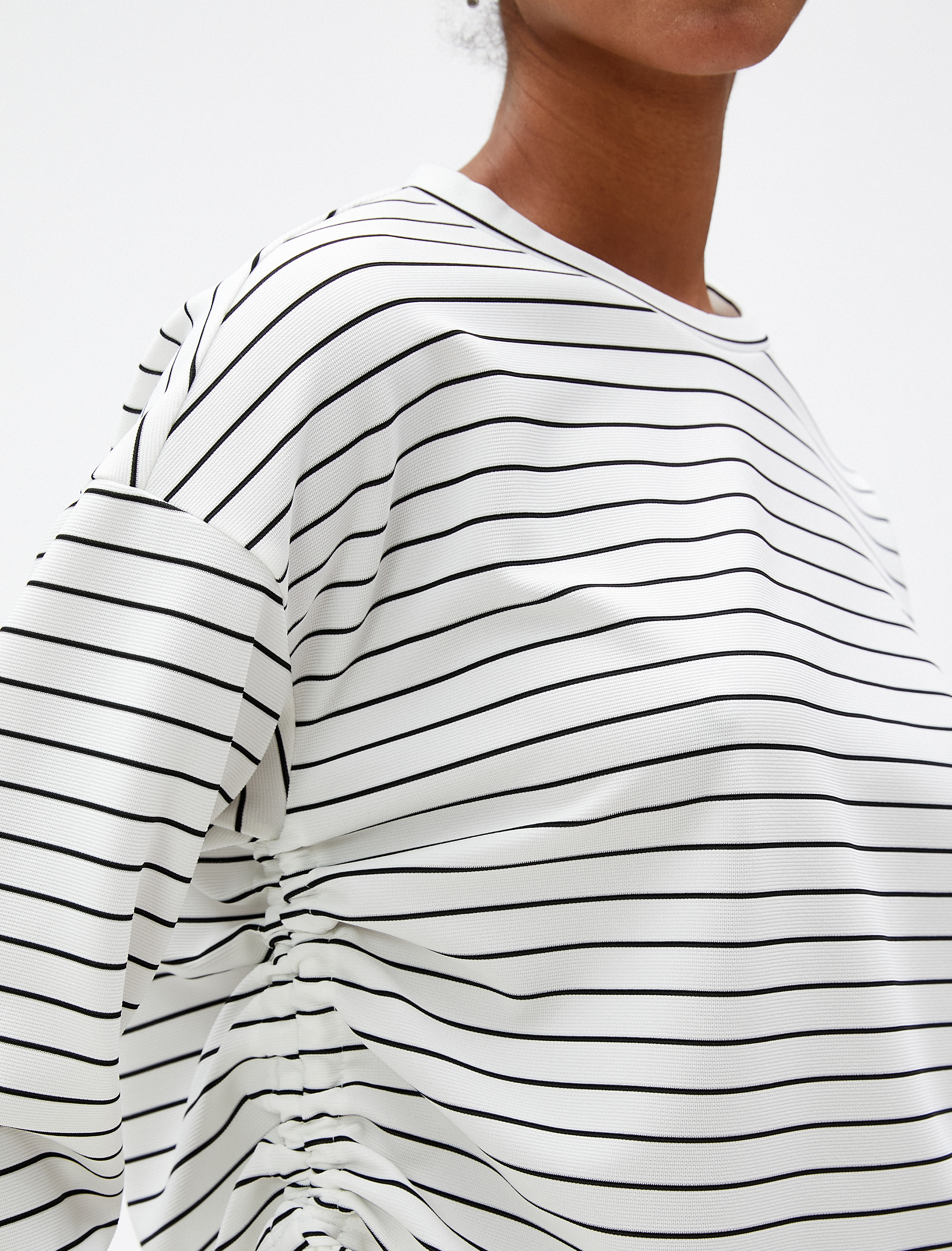   Crop Sweatshirt Bisiklet Yaka Yanları Büzgülü Uzun Kollu