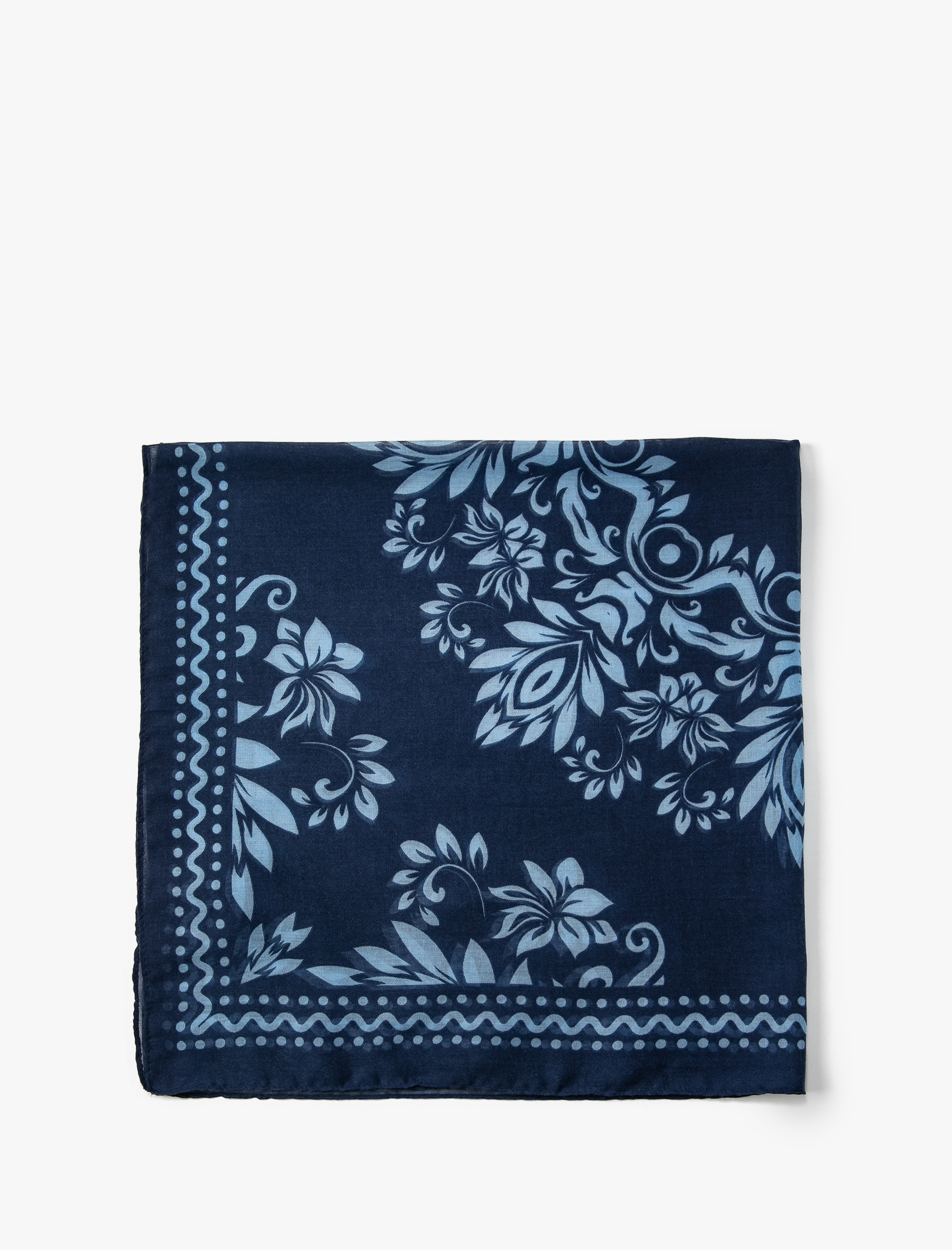  Kadın Çiçek Desenli Fular