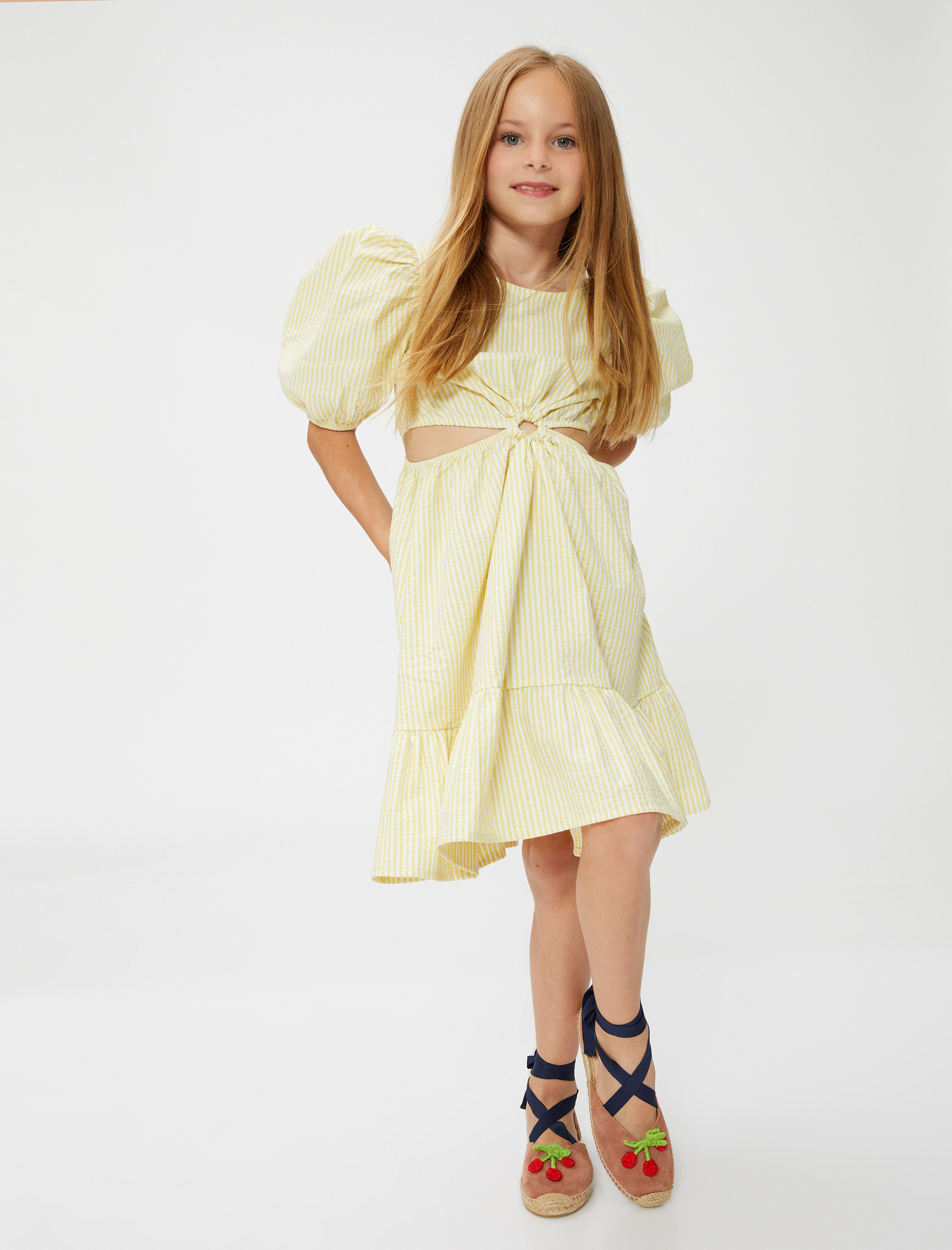  Kız Çocuk Elbise Pencere Detaylı Balon Kollu Yuvarlak Yaka Fırfırlı