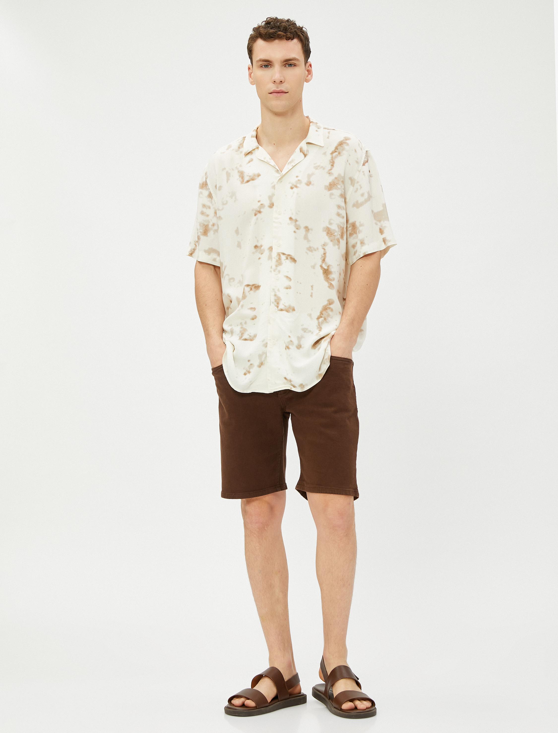   Yazlık Gömlek Kısa Kollu Devrik Yaka Soyut Baskı Detaylı Viskon Kumaş