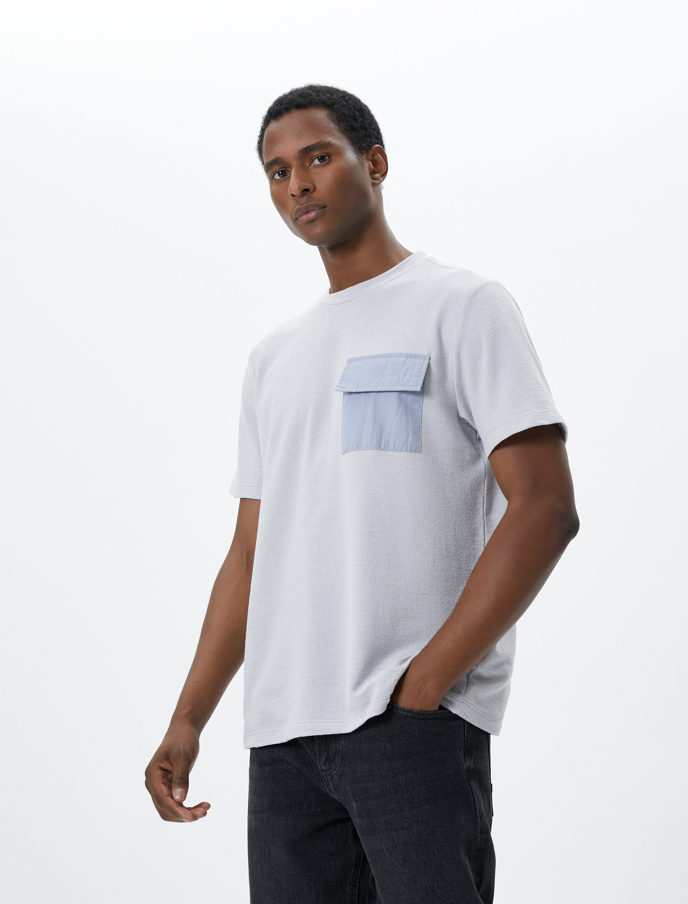   Kapaklı Cep Detaylı Tişört Bisiklet Yaka Kısa Kollu