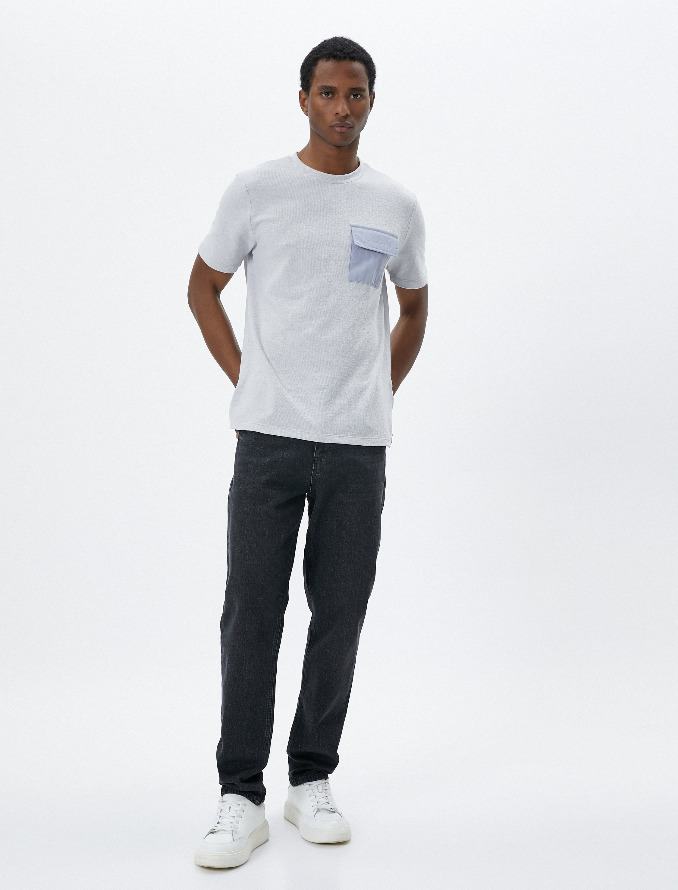   Kapaklı Cep Detaylı Tişört Bisiklet Yaka Kısa Kollu