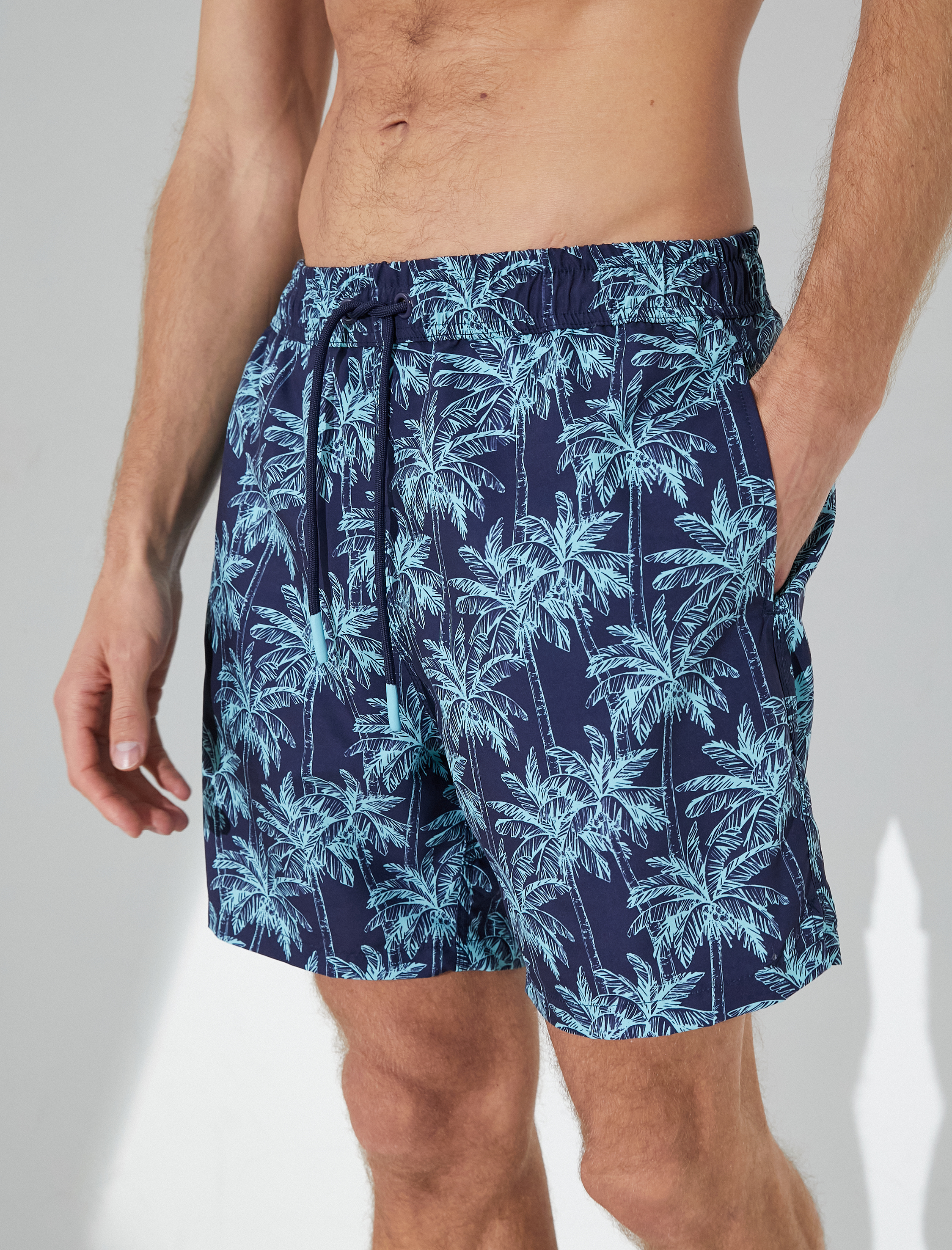   Deniz Şortu Palmiye Baskılı Beli Bağcıklı Cepli