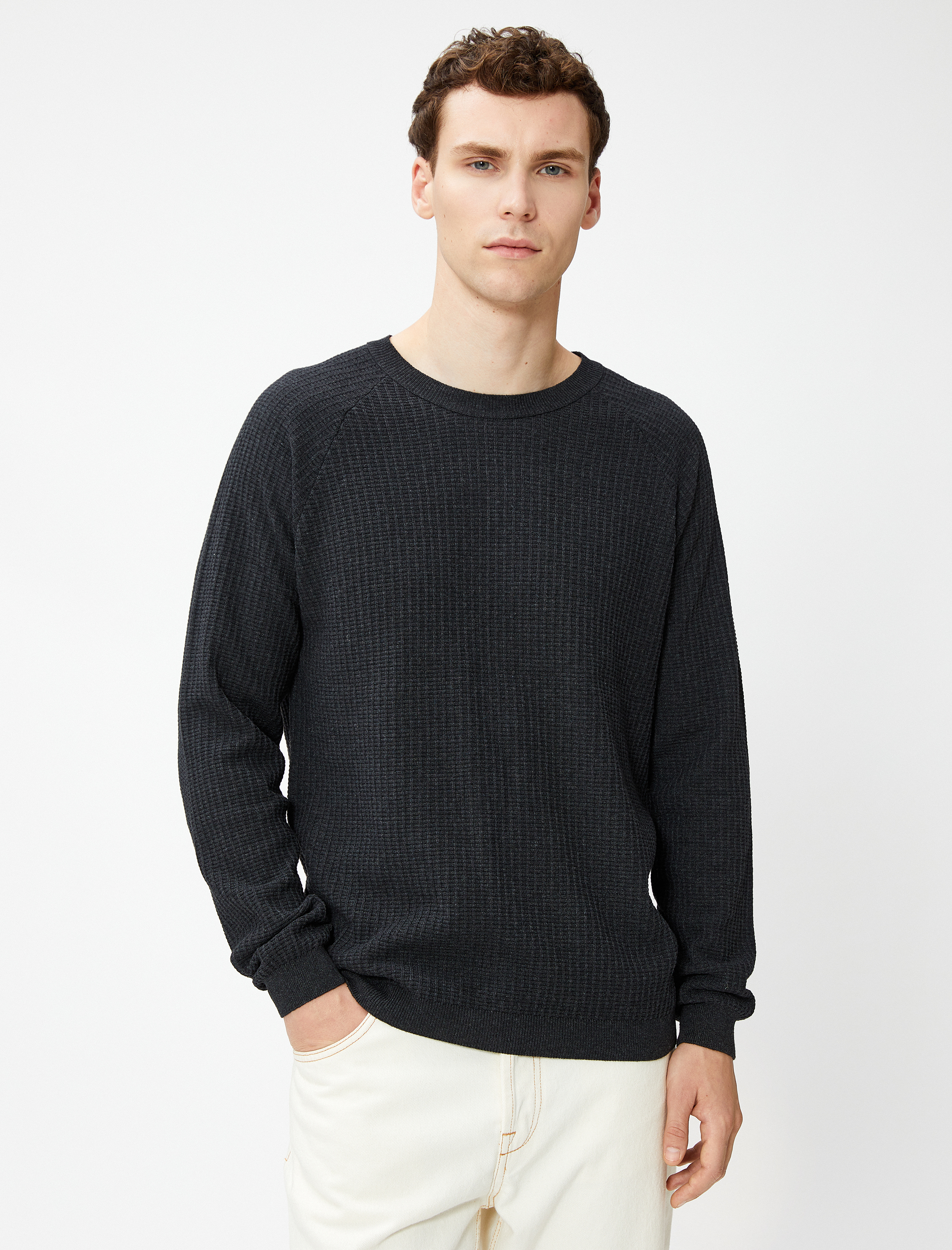   Basic Triko Kazak Bisiklet Yaka Dar Kesim Dokulu