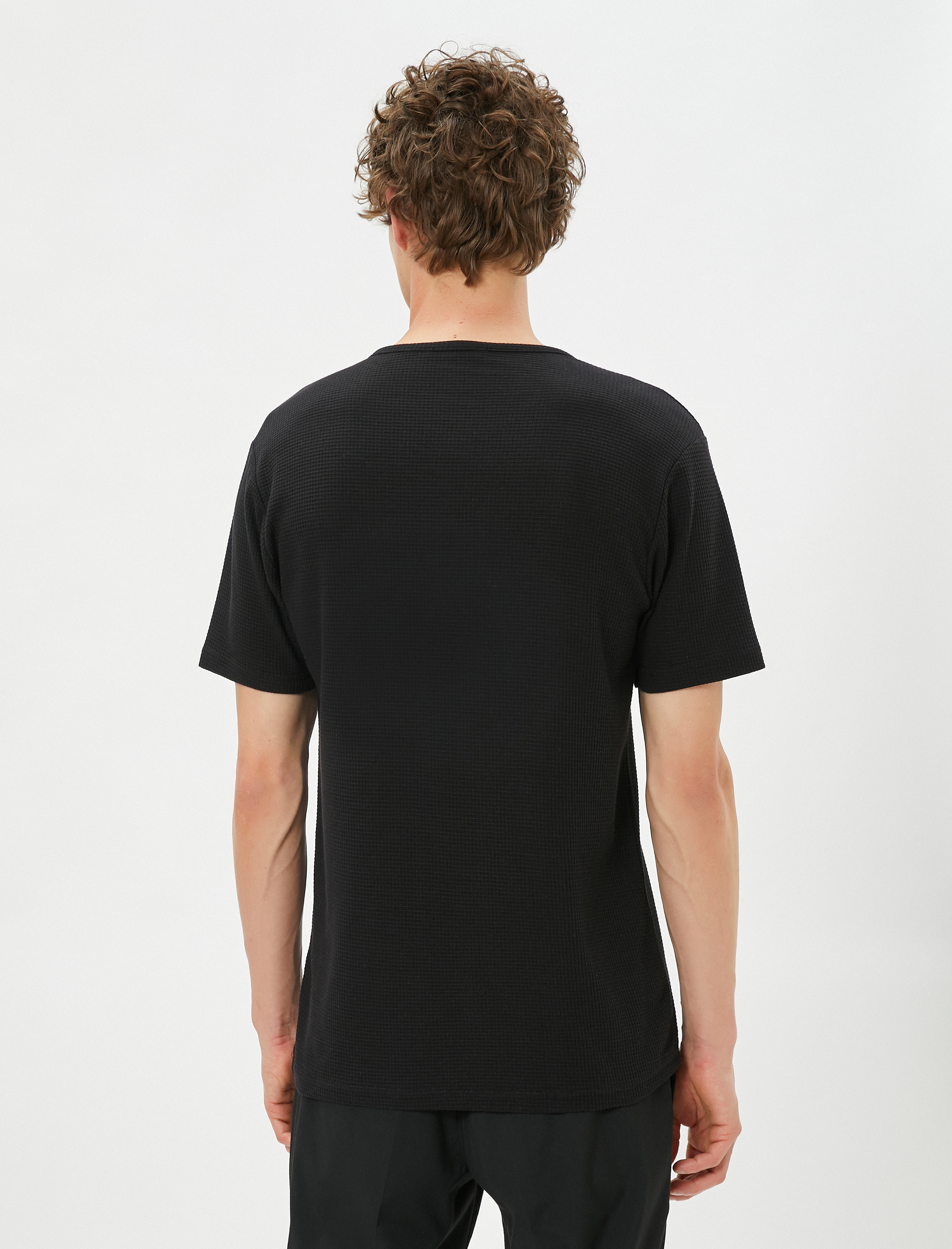   Basic Tişört Bisiklet Yaka Düğme Detaylı Dar Kesim Pamuklu