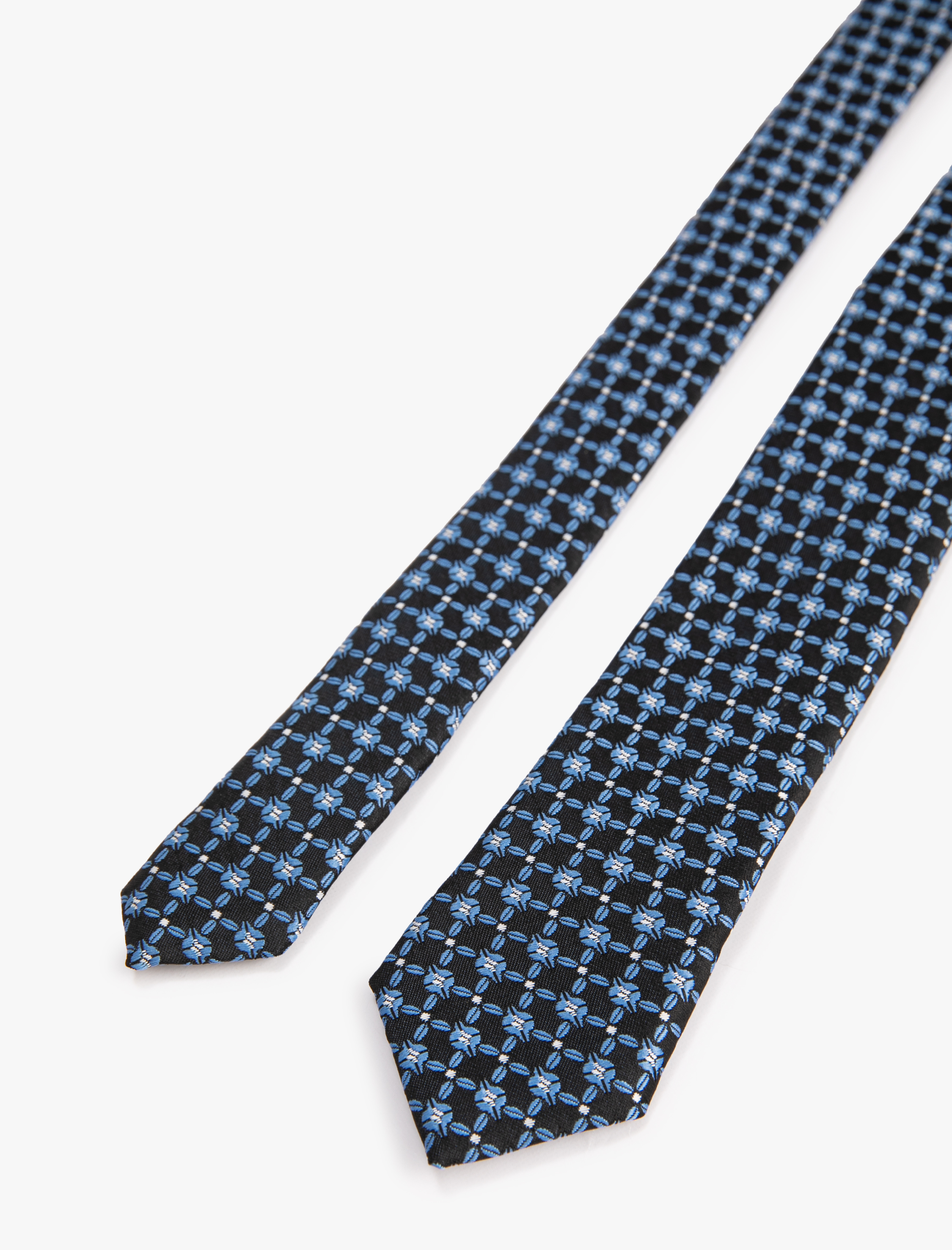   Çiçek İşlemeli Kravat