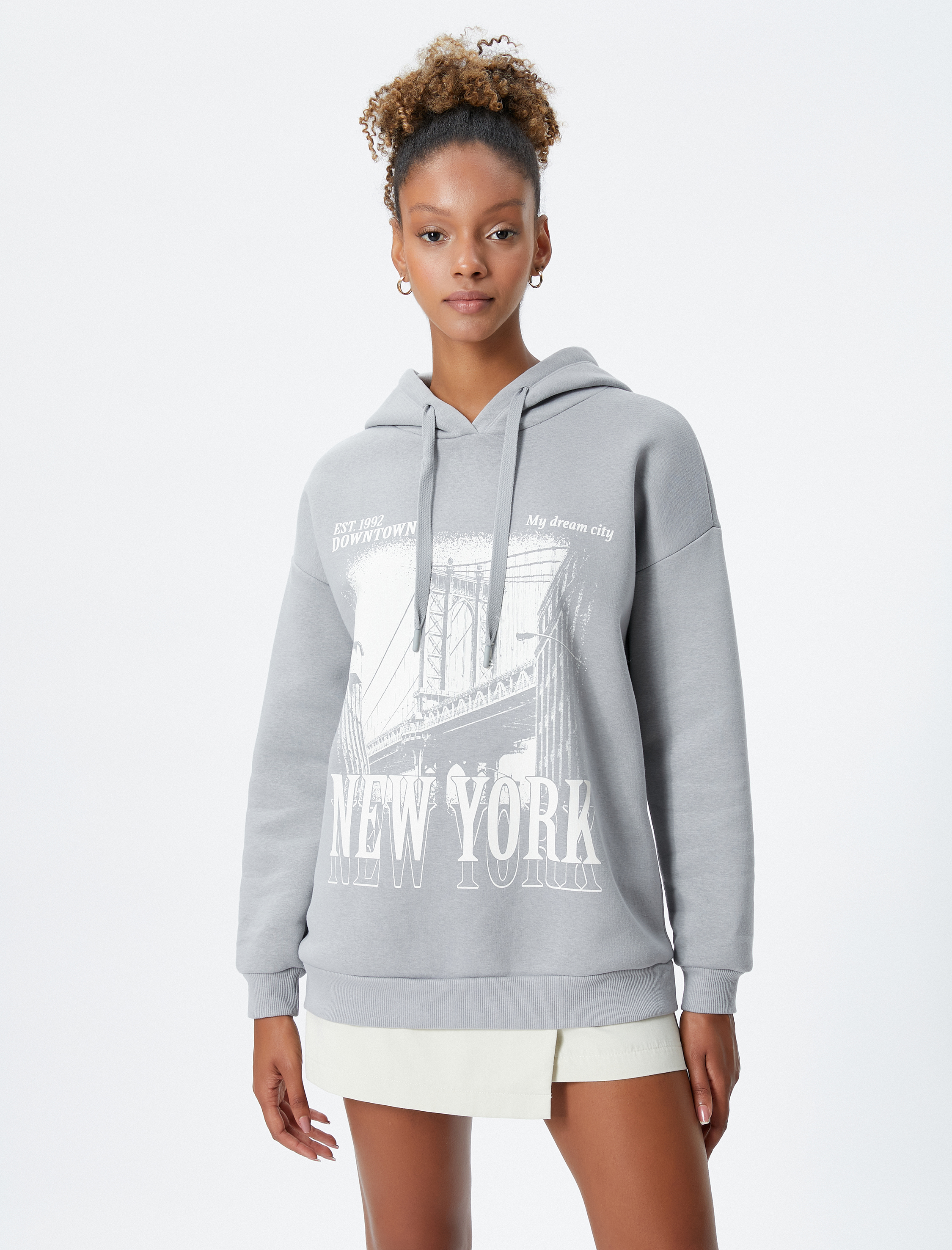   Şardonlu Kapüşonlu Sweatshirt Slogan Baskılı Rahat Kesim Uzun Kollu